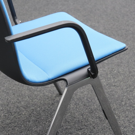 Stapelbarer Stuhl Brunner
