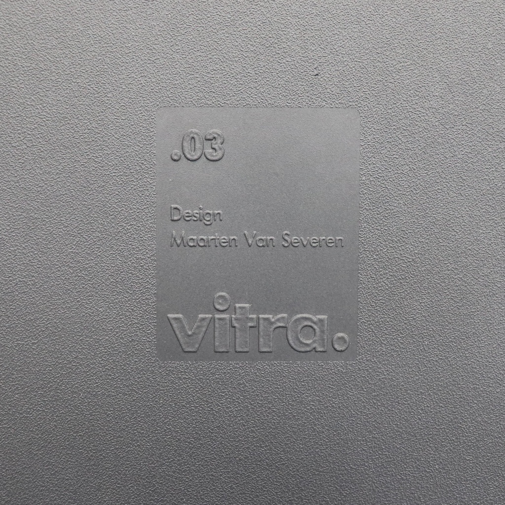 Vitra 03 Stuhl stapelbar
