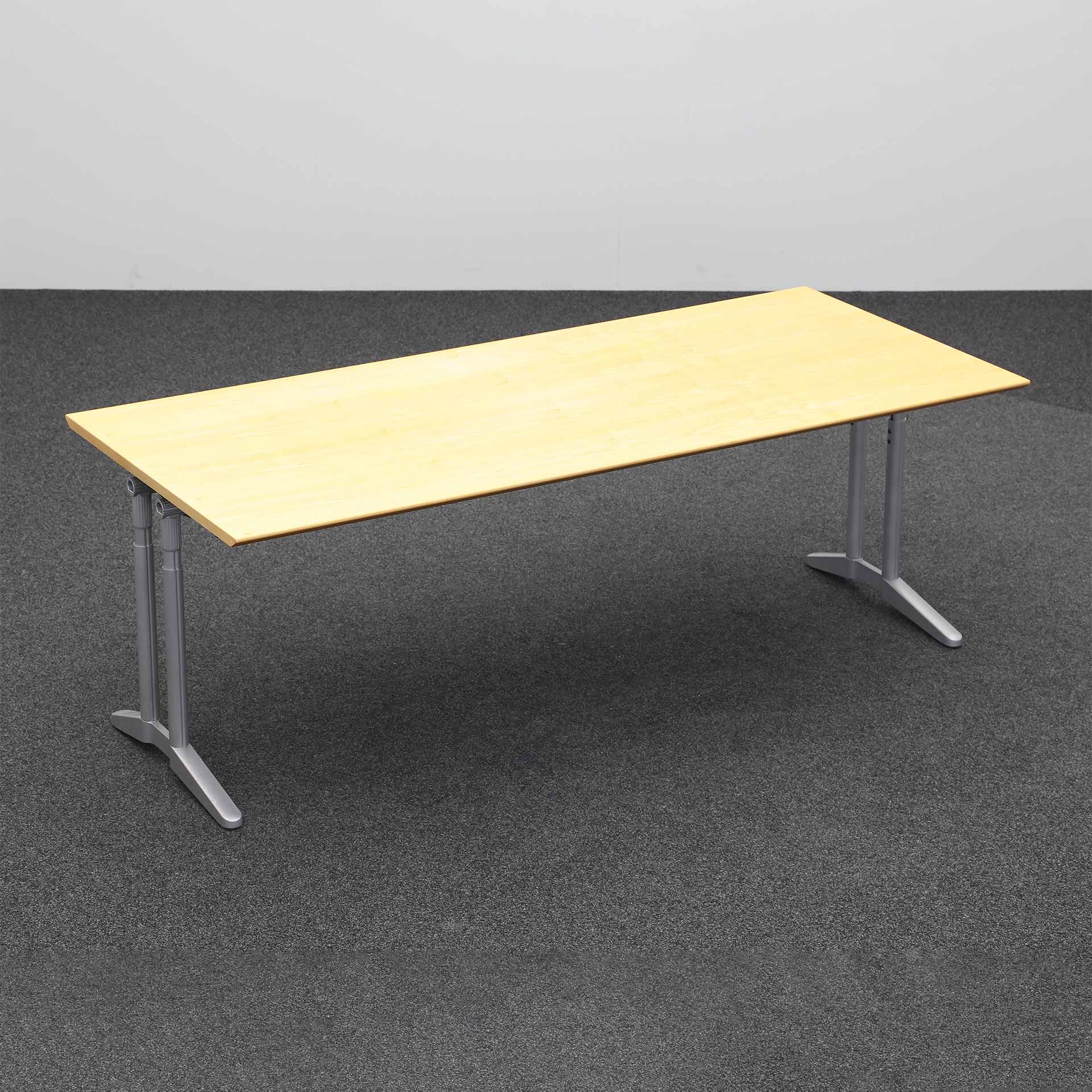 Schreibtische Fortschritt