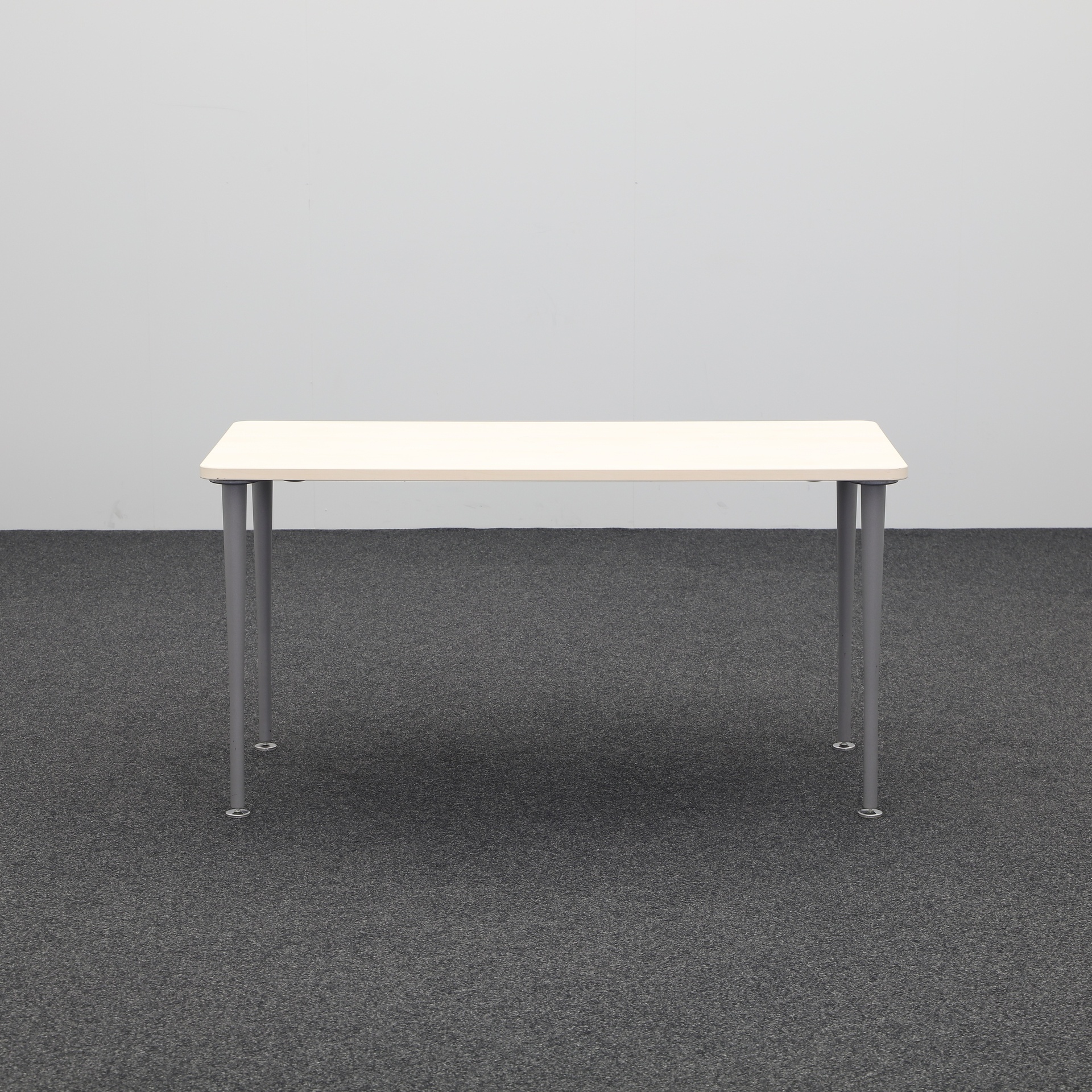 Bürotische Hali