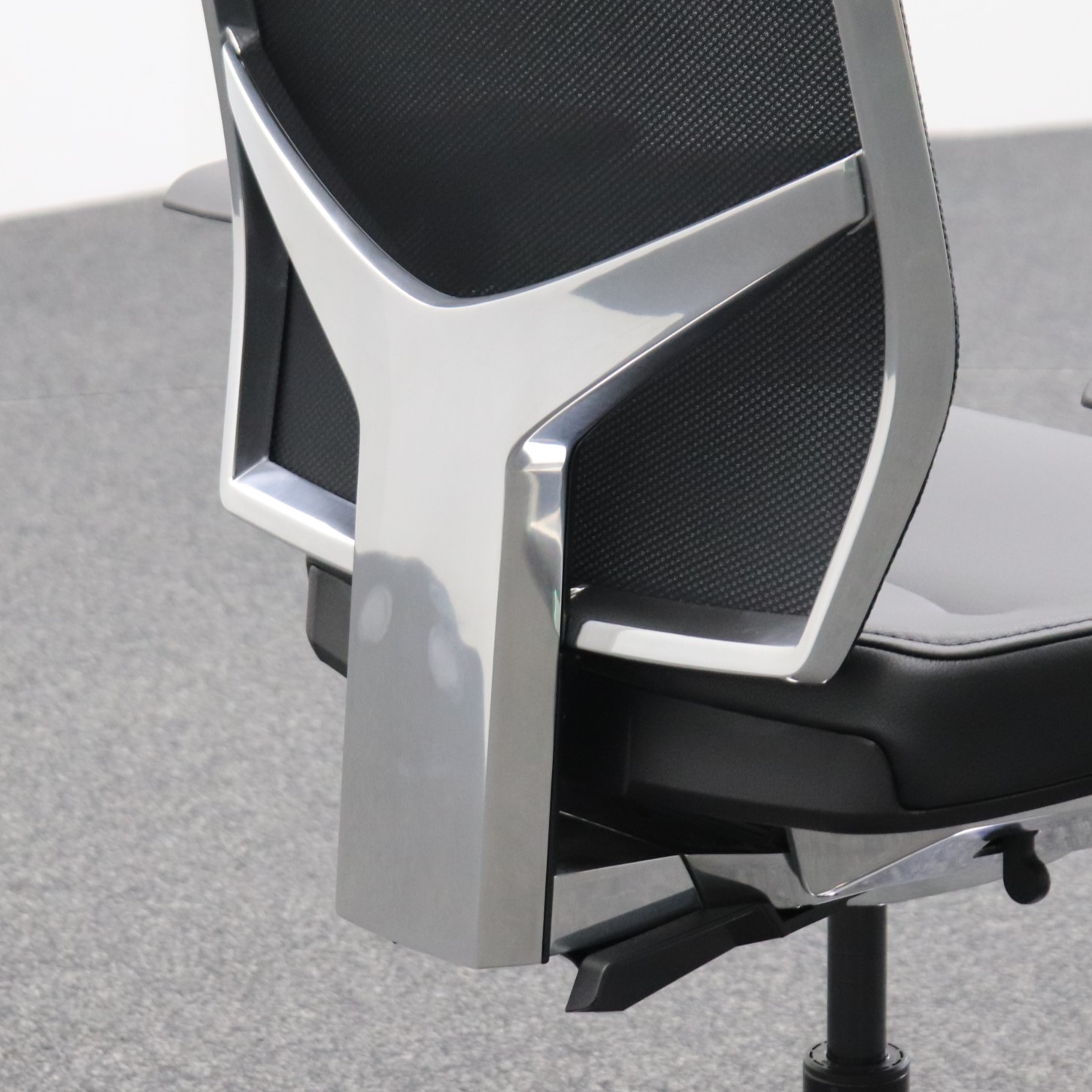 Chefsessel Giroflex 68-3519 Leder