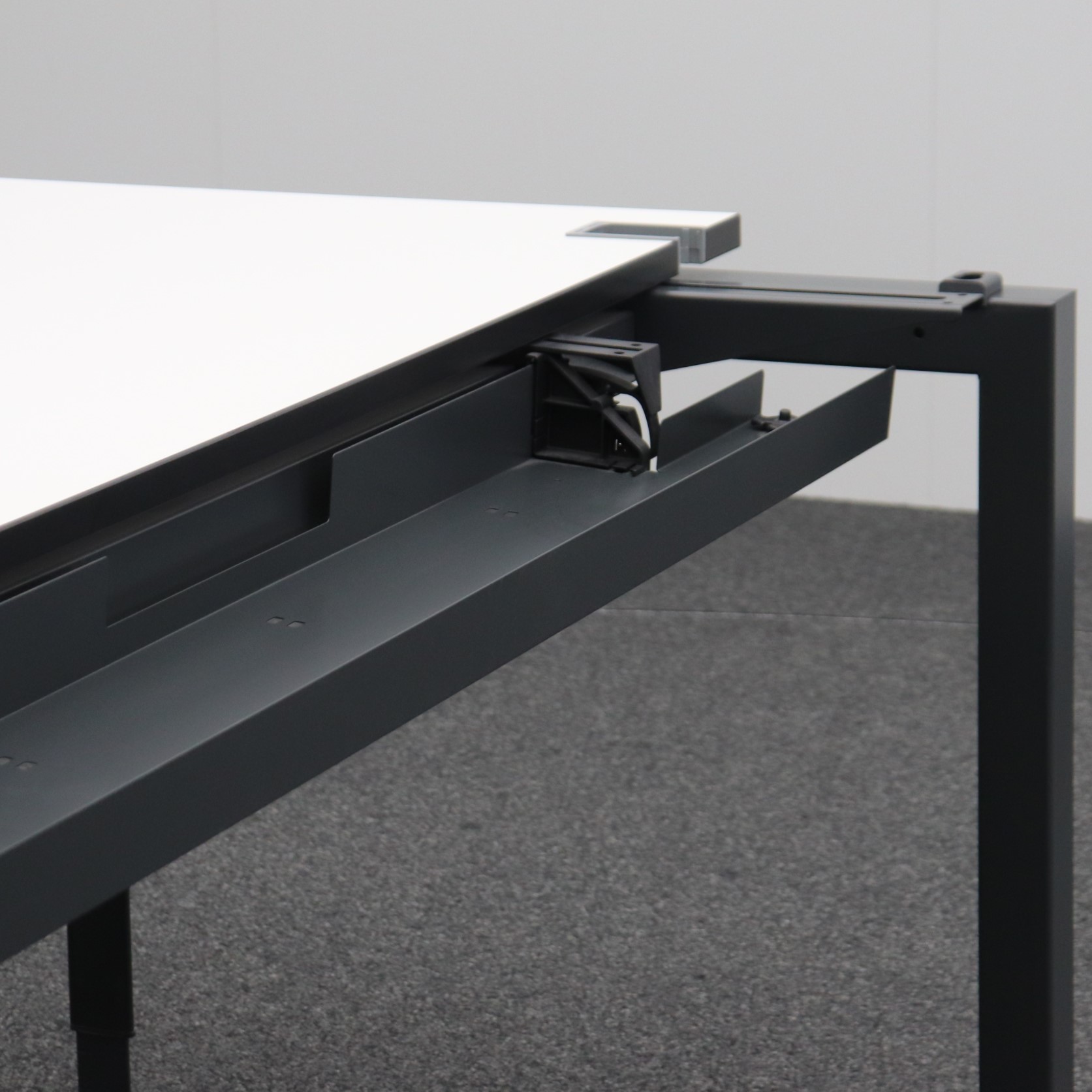 Schreibtische Steelcase FrameOne