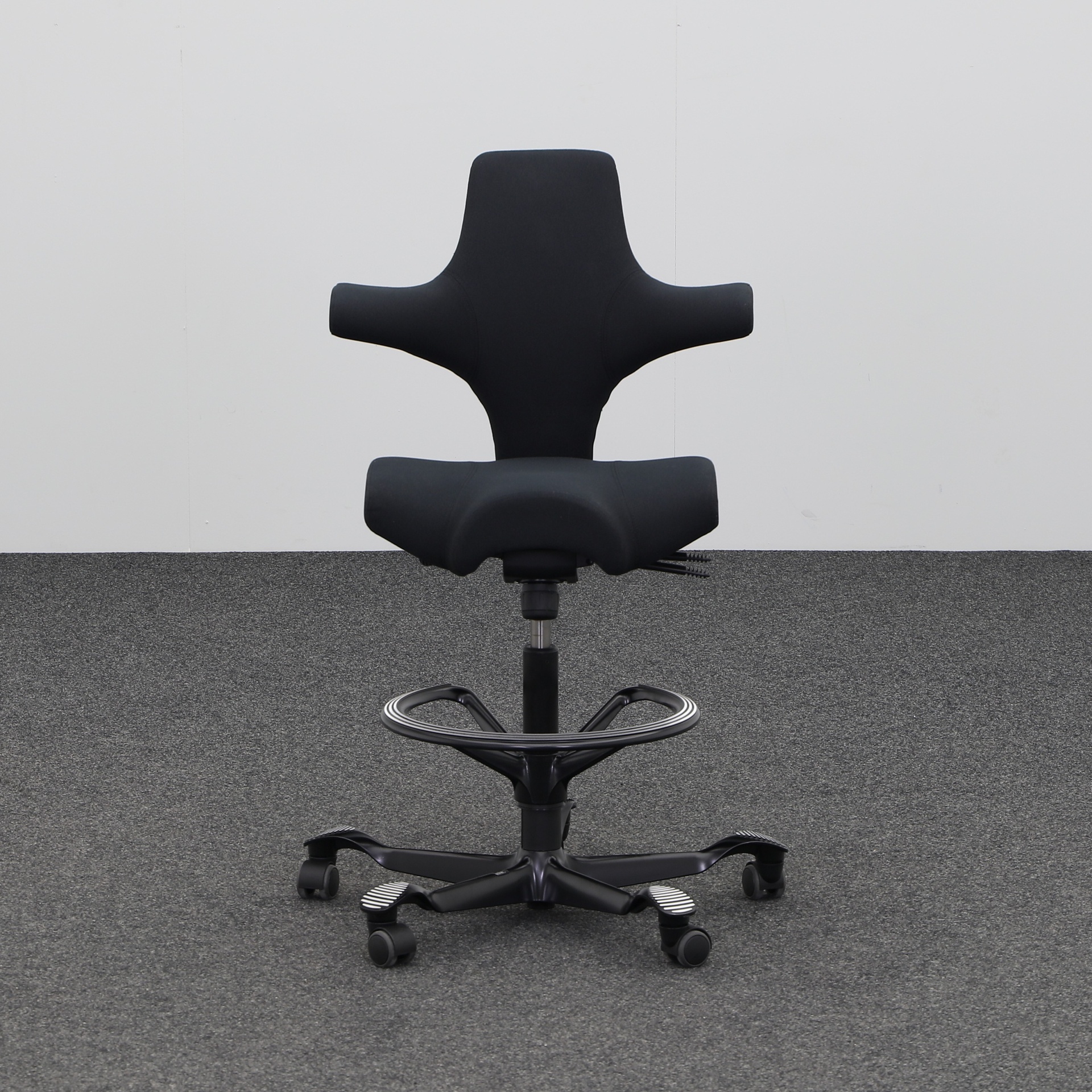 Bürodrehstühle HAG Capisco 8106