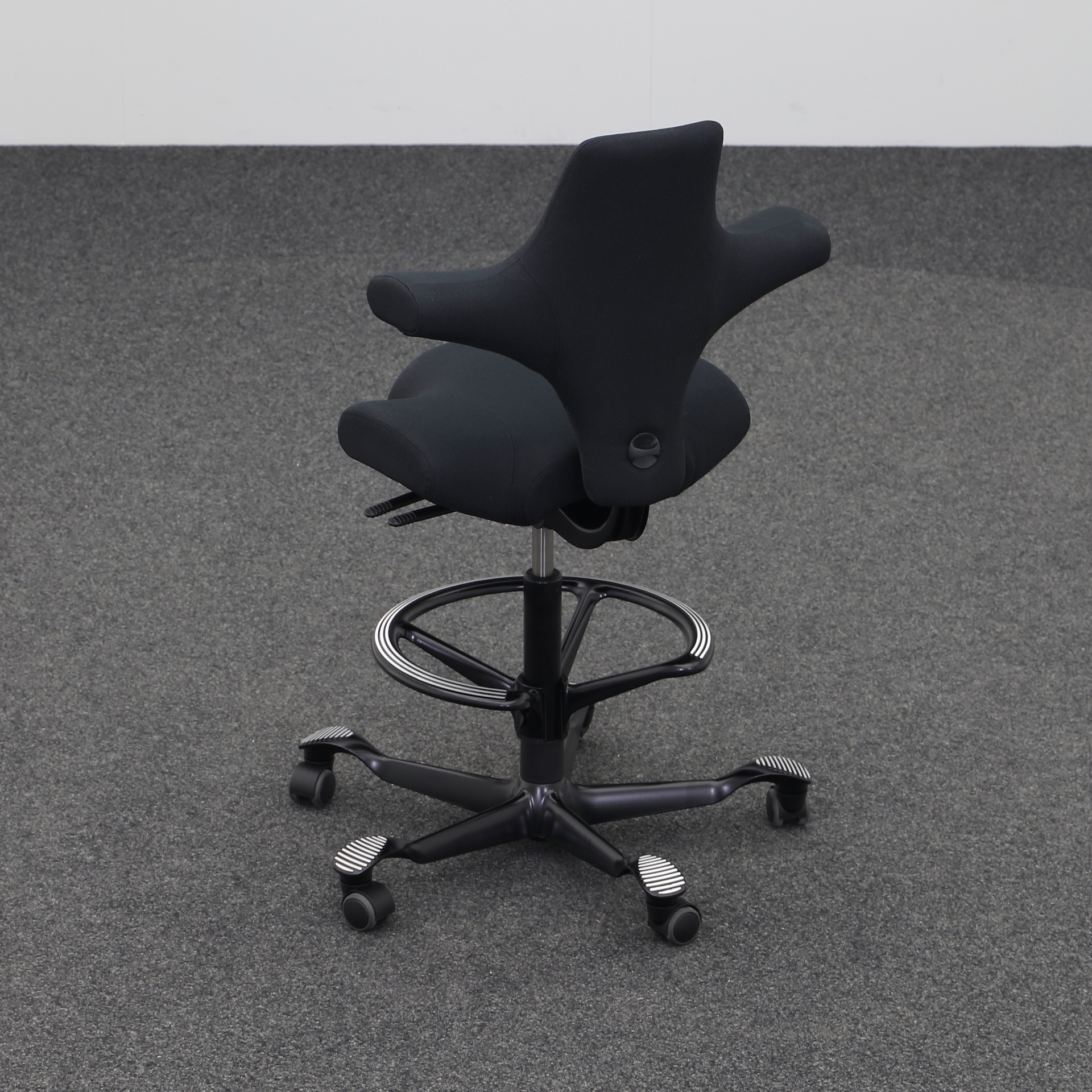 Bürodrehstühle HAG Capisco 8106
