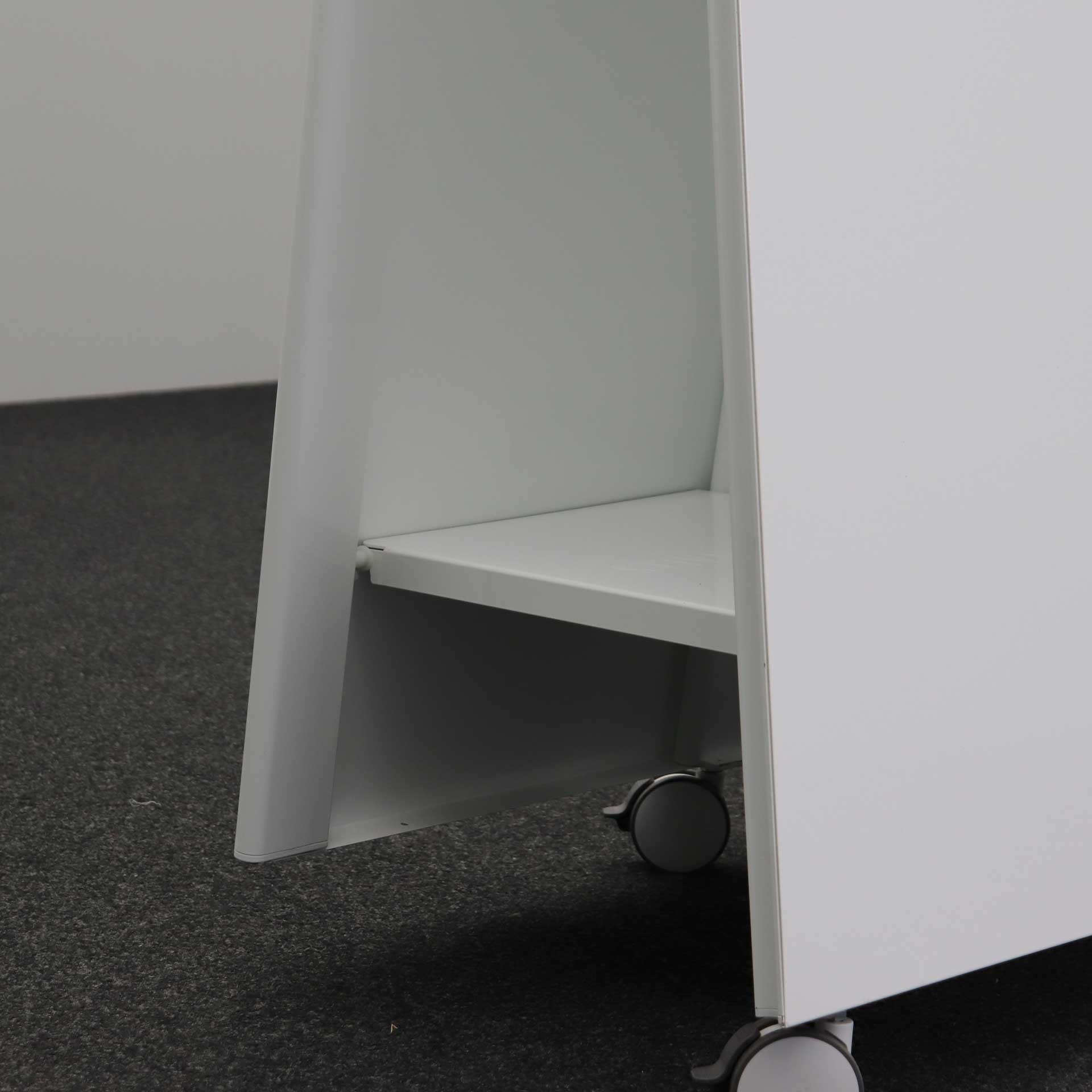 Whiteboards Moving Walls