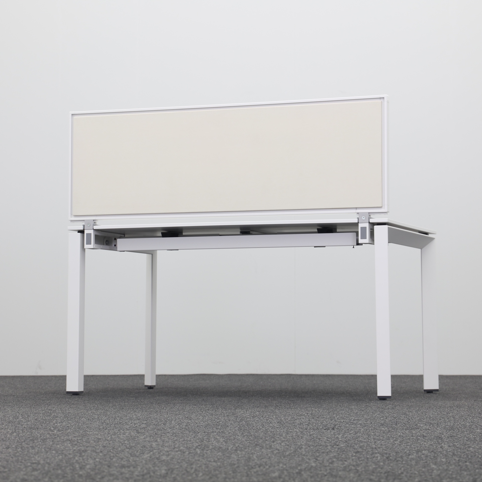 Schreibtische Steelcase