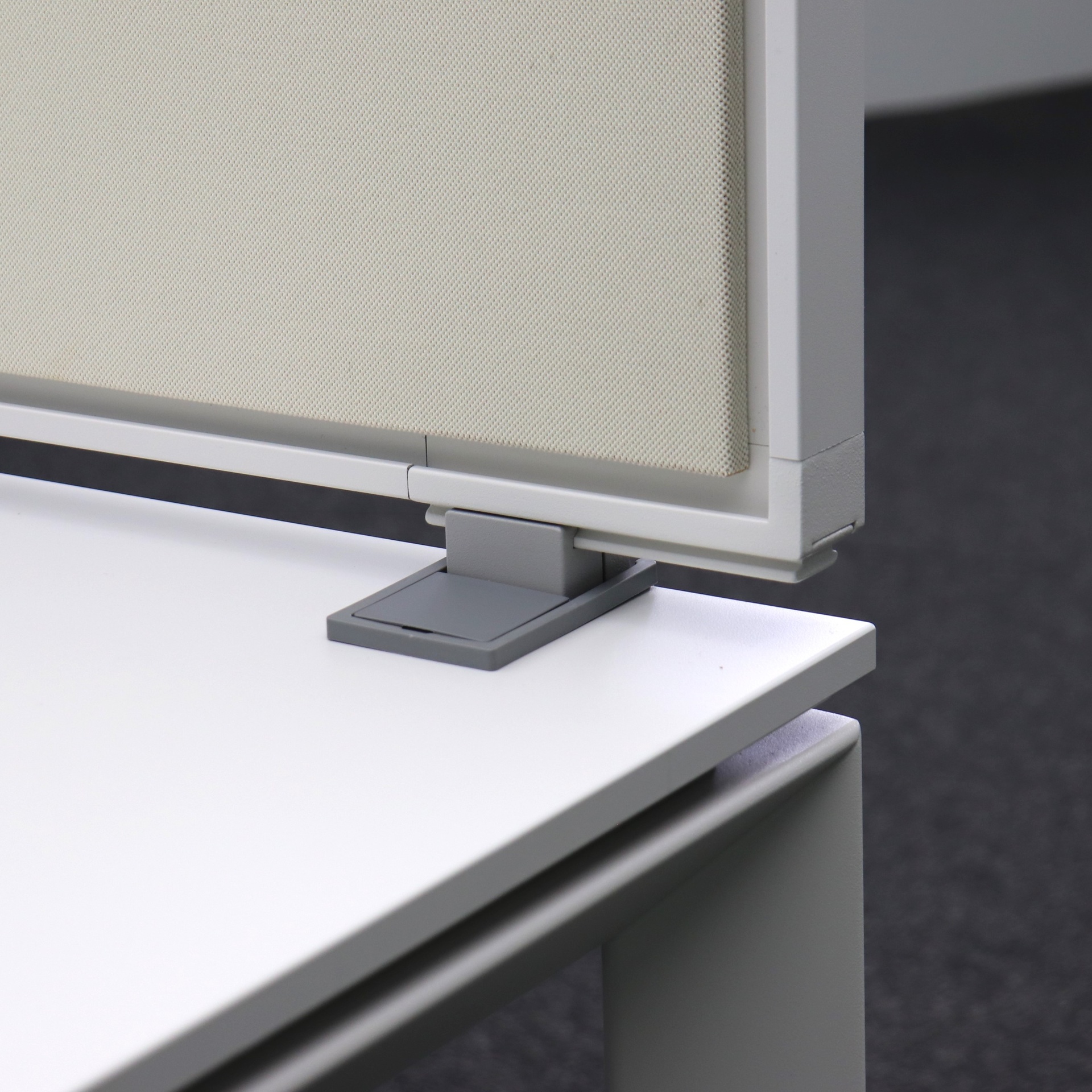Schreibtische Steelcase