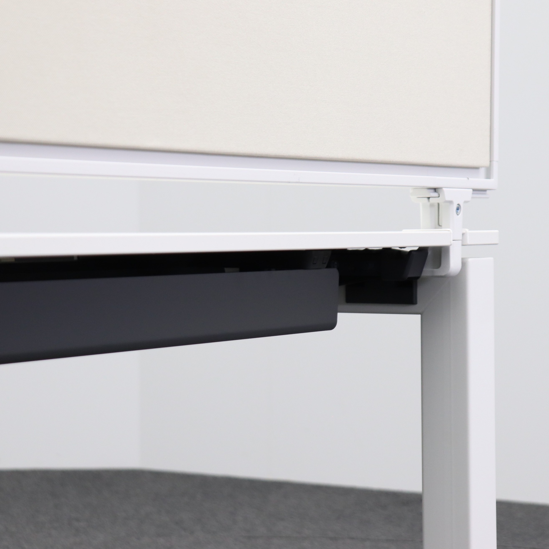 Schreibtische Steelcase