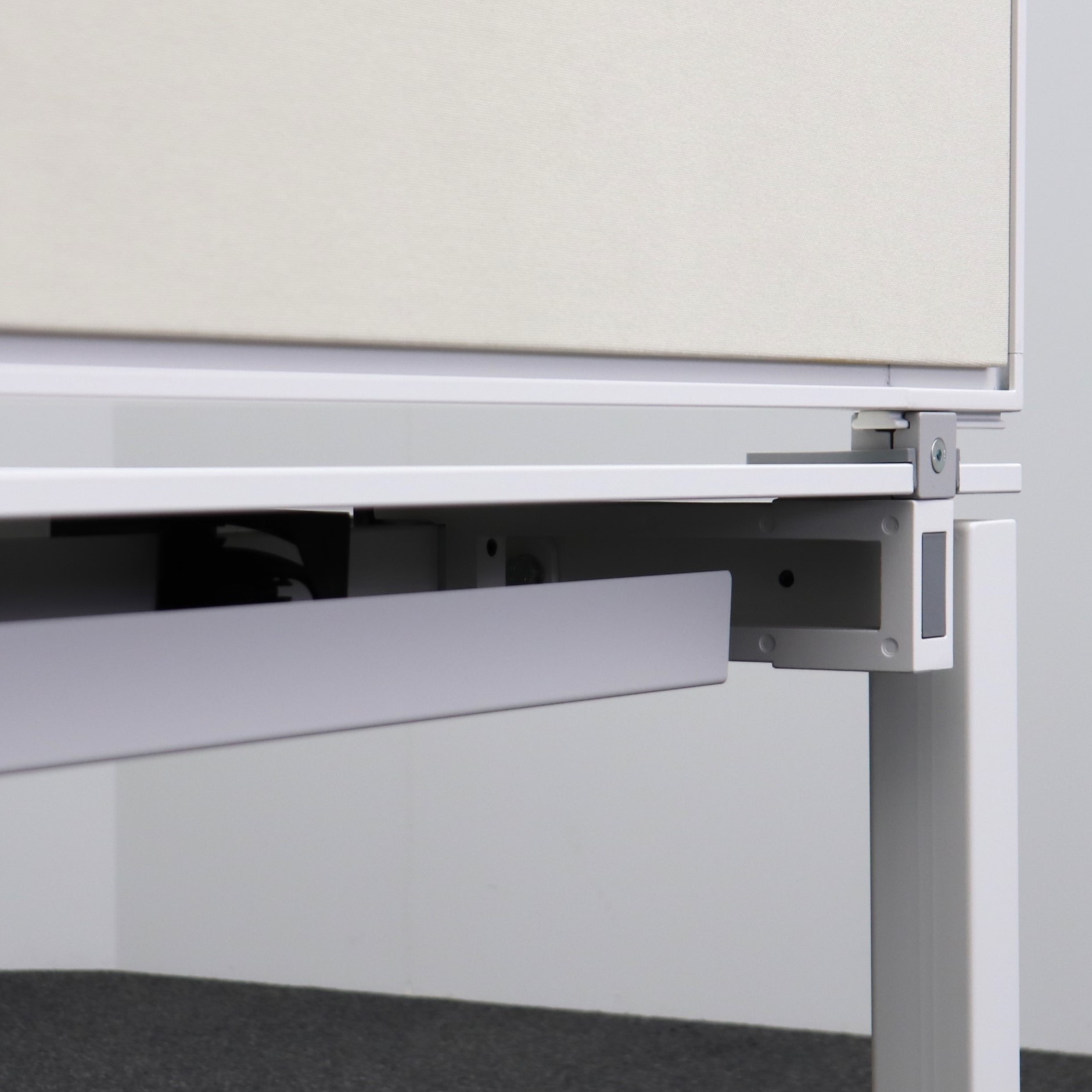 Schreibtische Steelcase