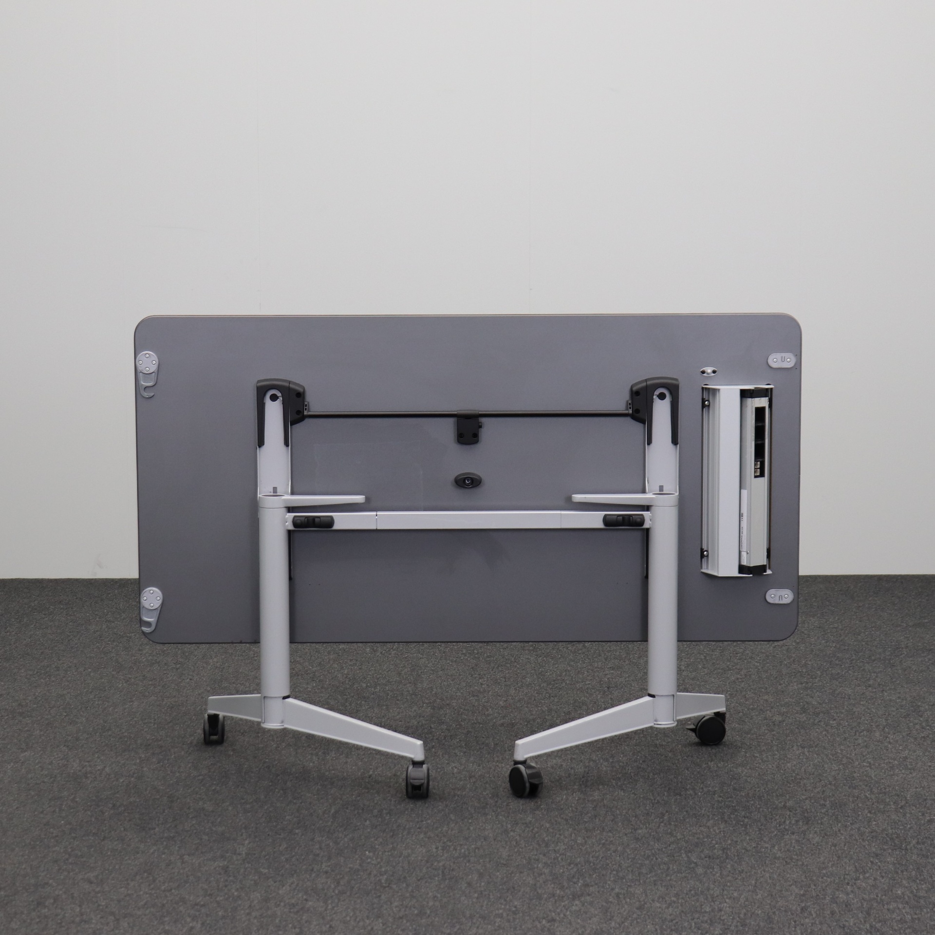 Klapptische Steelcase