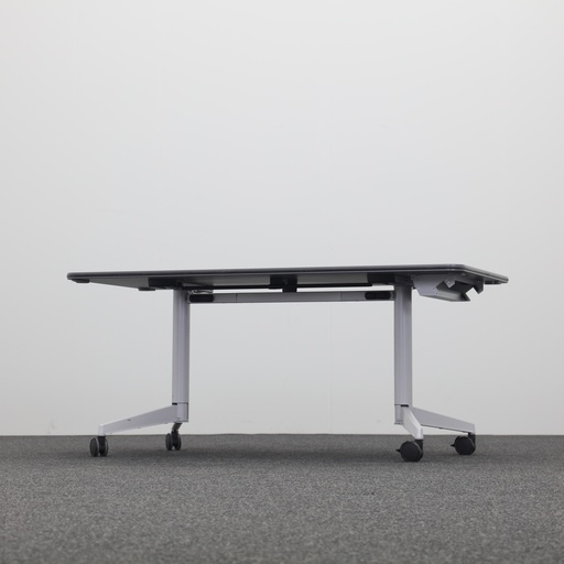 Klapptische Steelcase