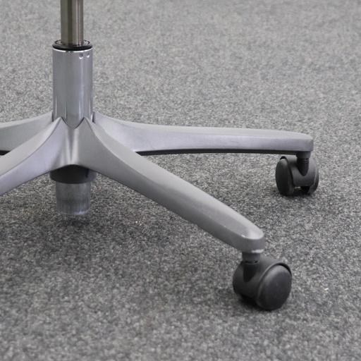 Bürodrehstühle Giroflex 64