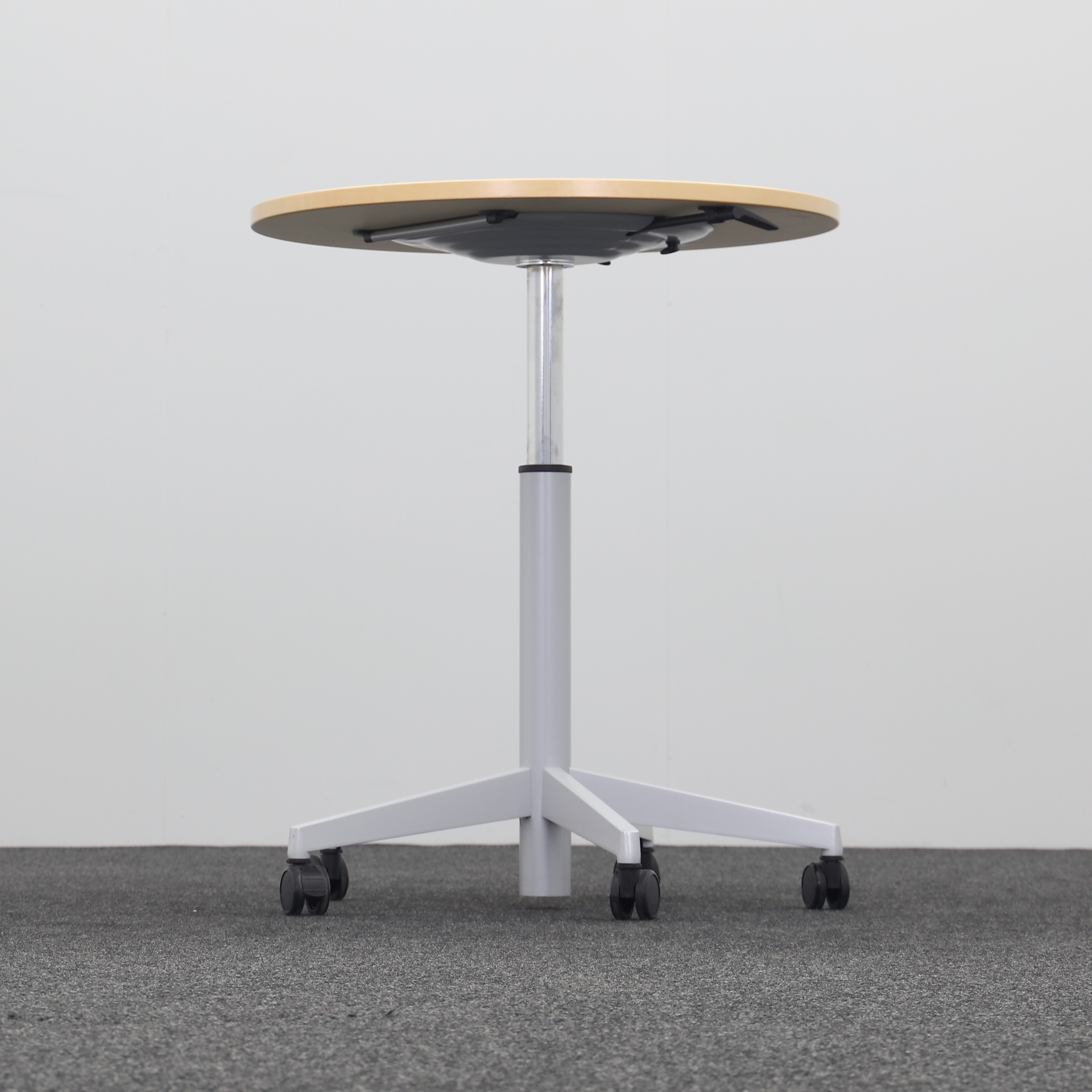 Stehkonferenztische Steelcase
