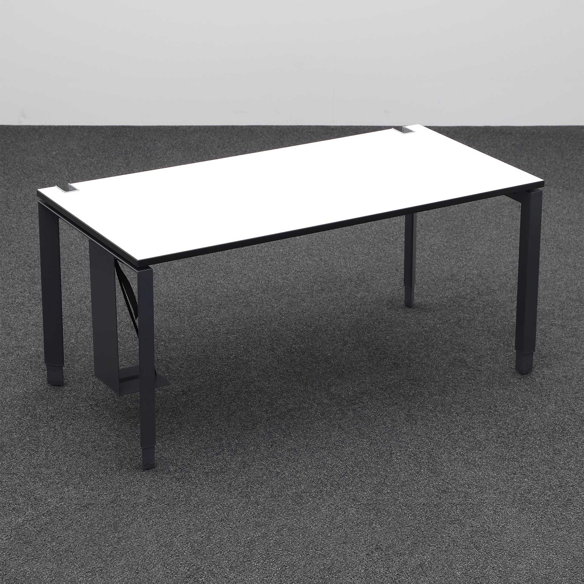 Schreibtische Steelcase FrameOne