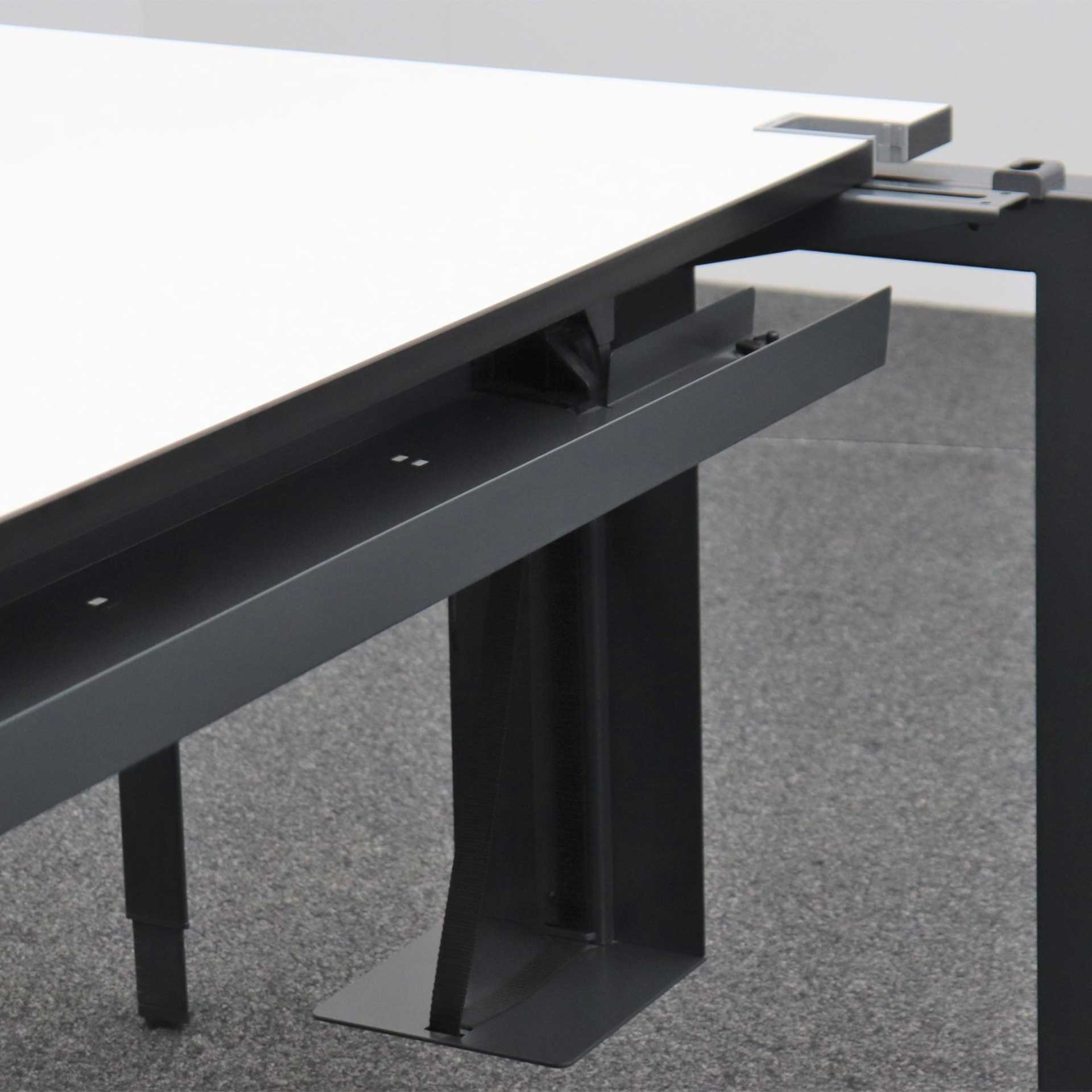 Schreibtische Steelcase FrameOne