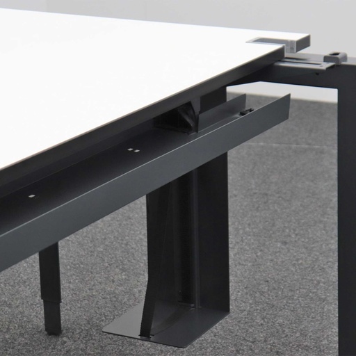 Schreibtische Steelcase FrameOne