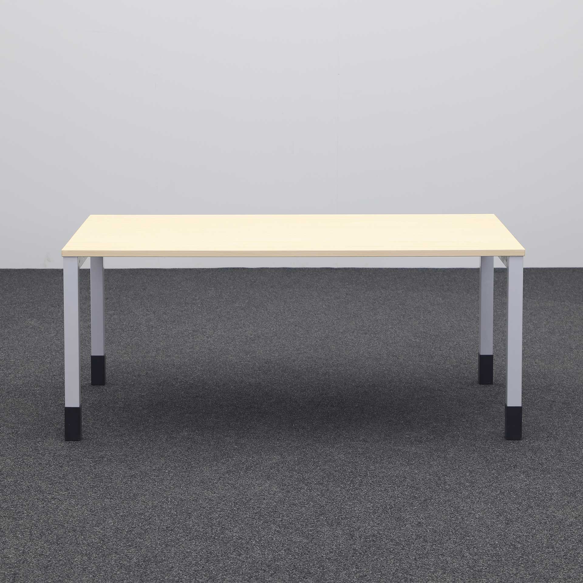 Schreibtische Steelcase