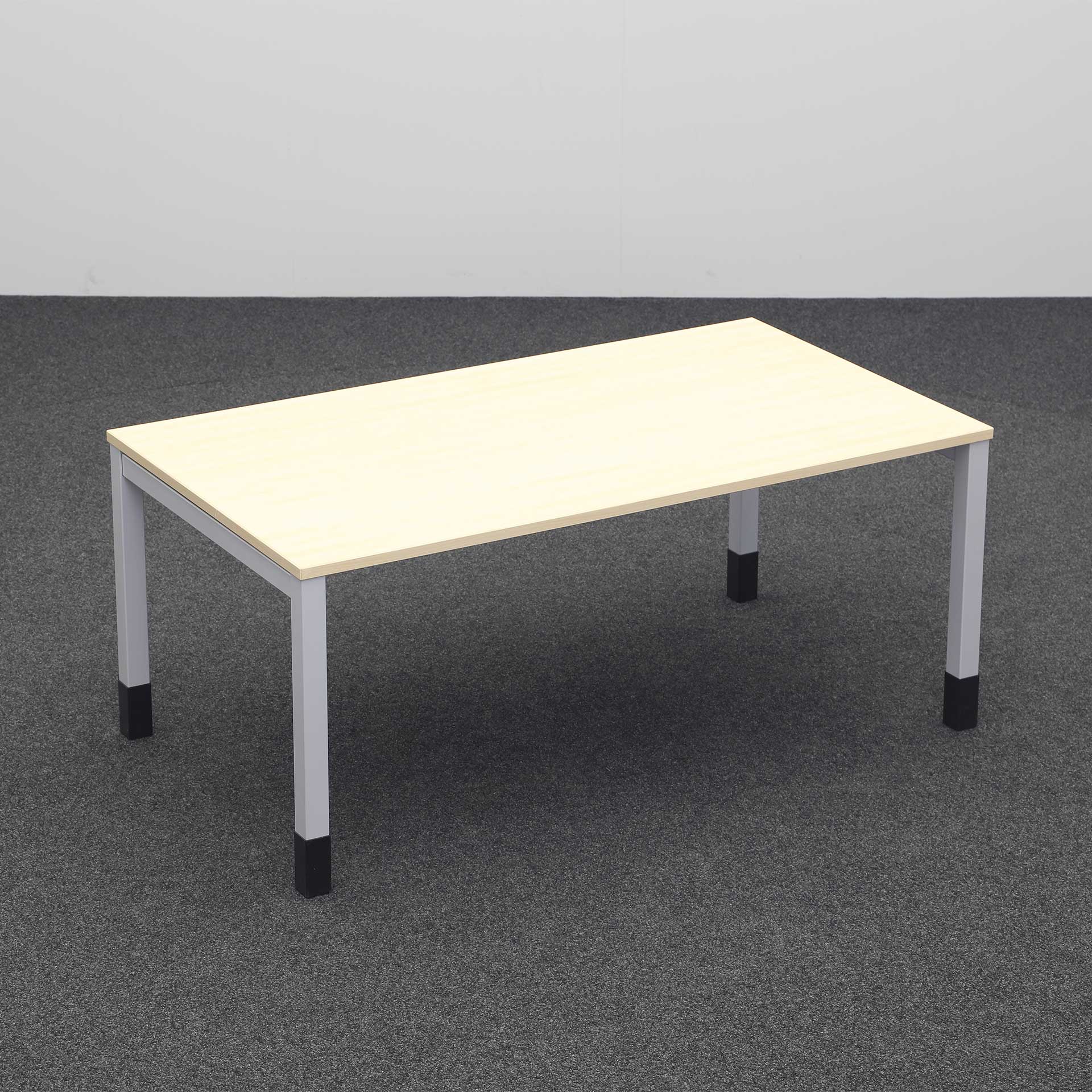 Schreibtische Steelcase
