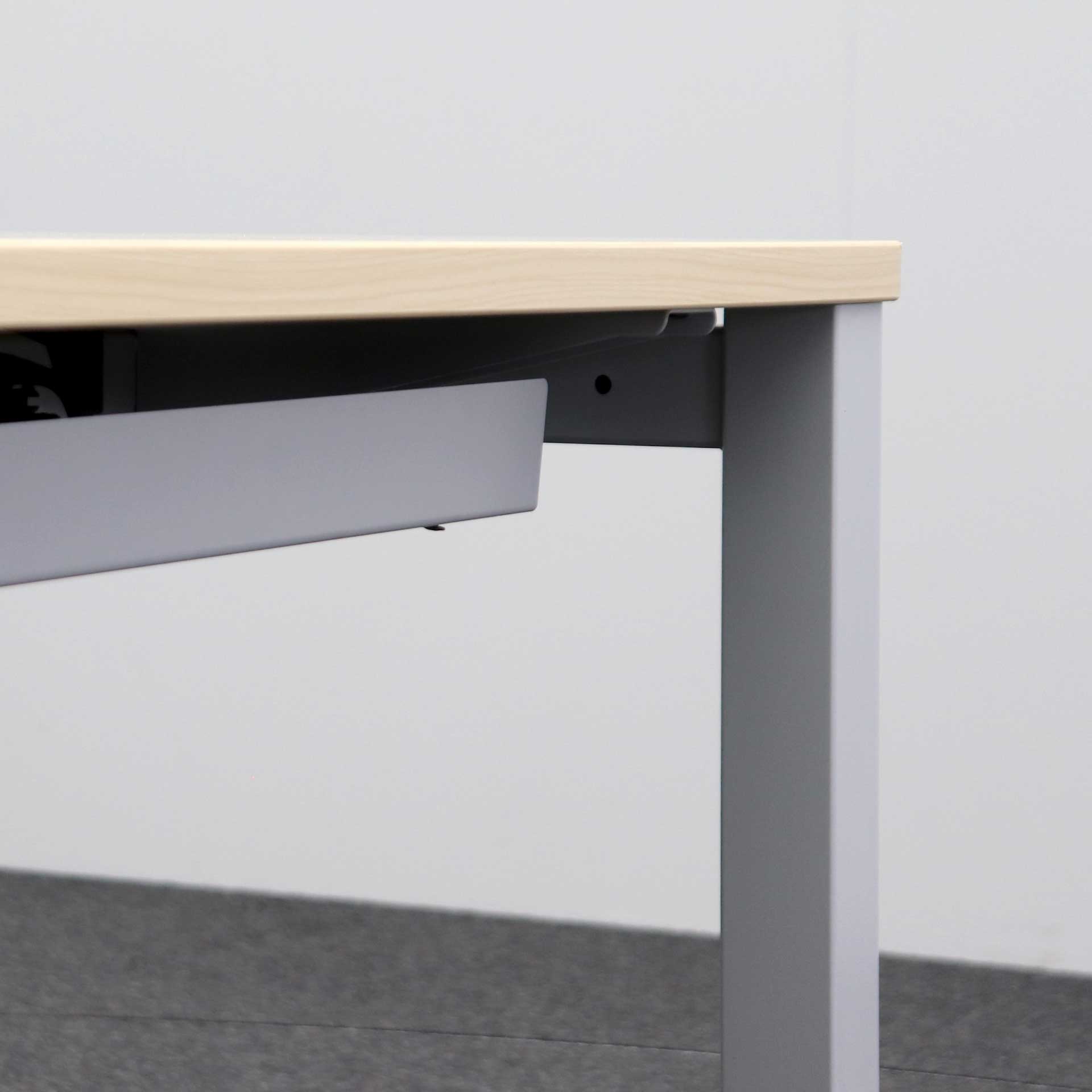 Schreibtische Steelcase