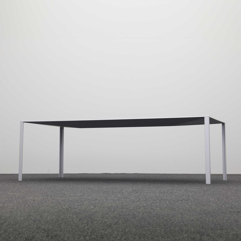 Tisch Less Less Jean Nouvel
