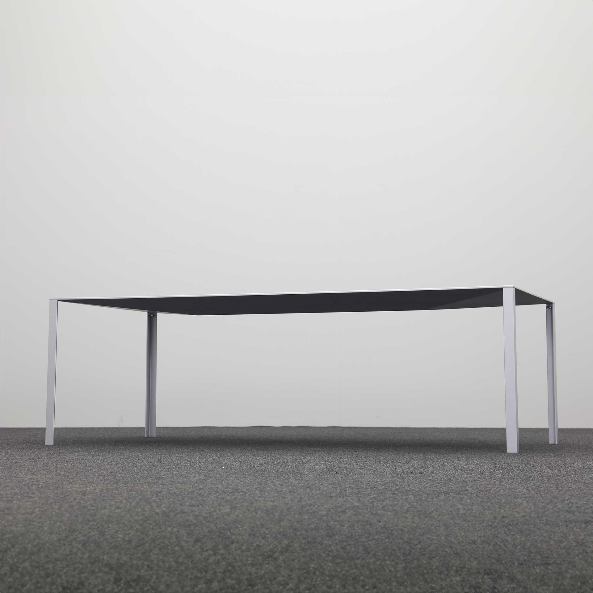Tisch Less Less Jean Nouvel