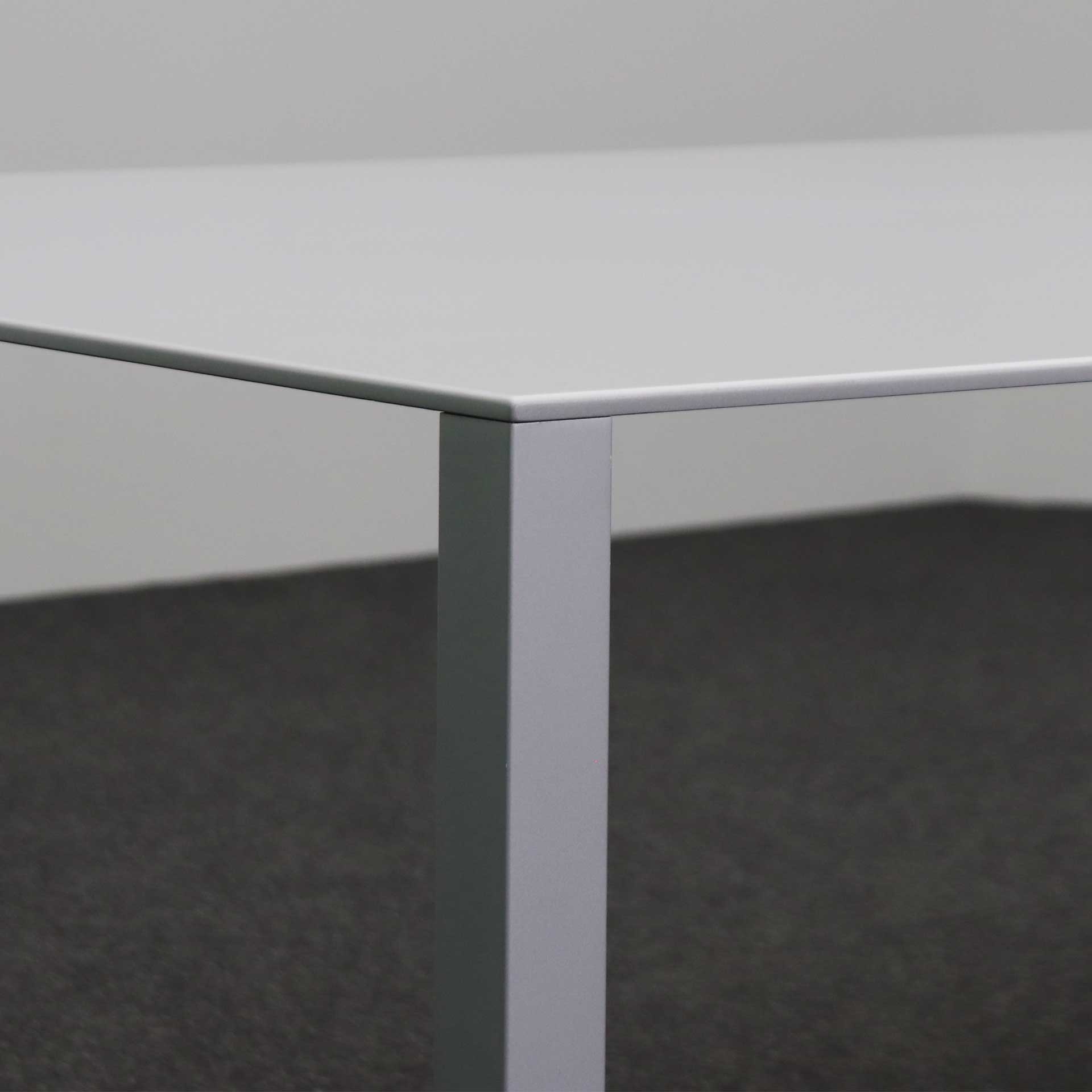 Tisch Less Less Jean Nouvel