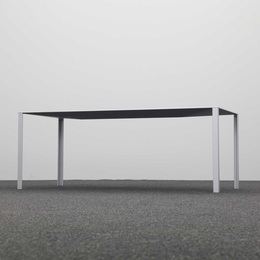 Tisch Less Less Jean Nouvel