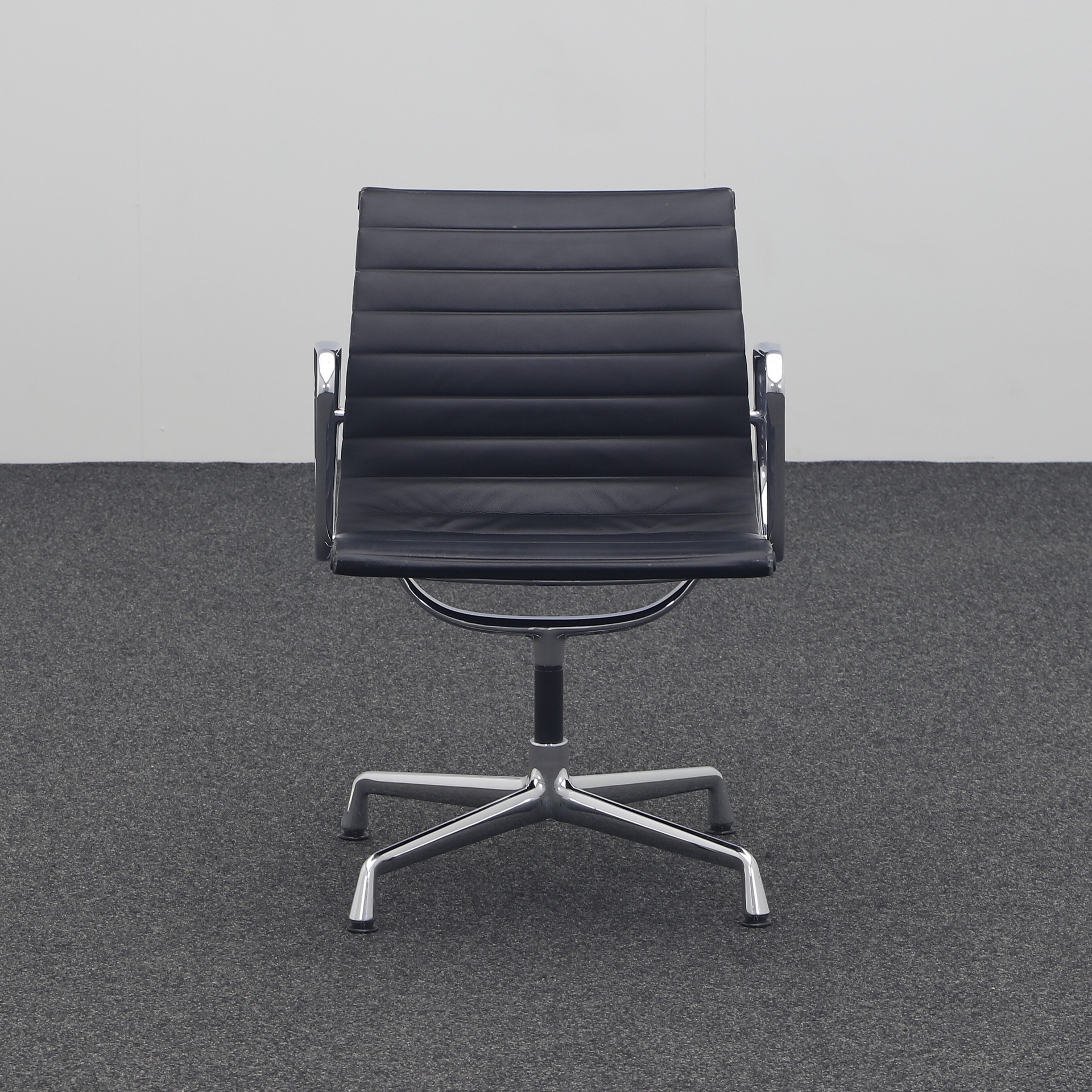 4-Fuss Stühle Vitra EA 108