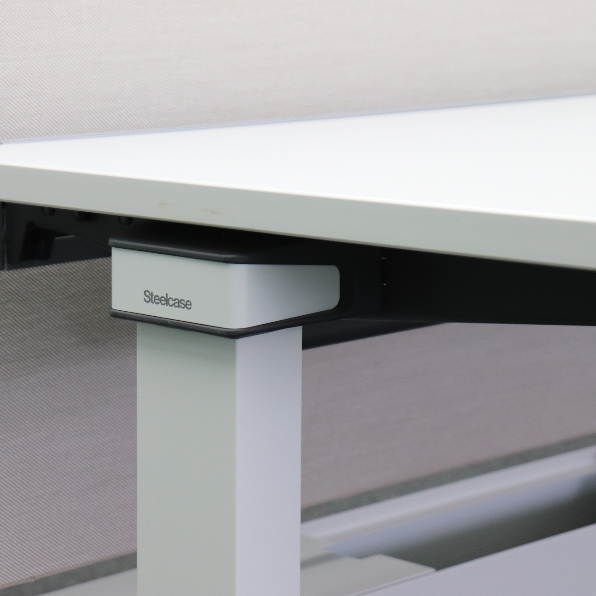 Stehtisch Steelcase Ology