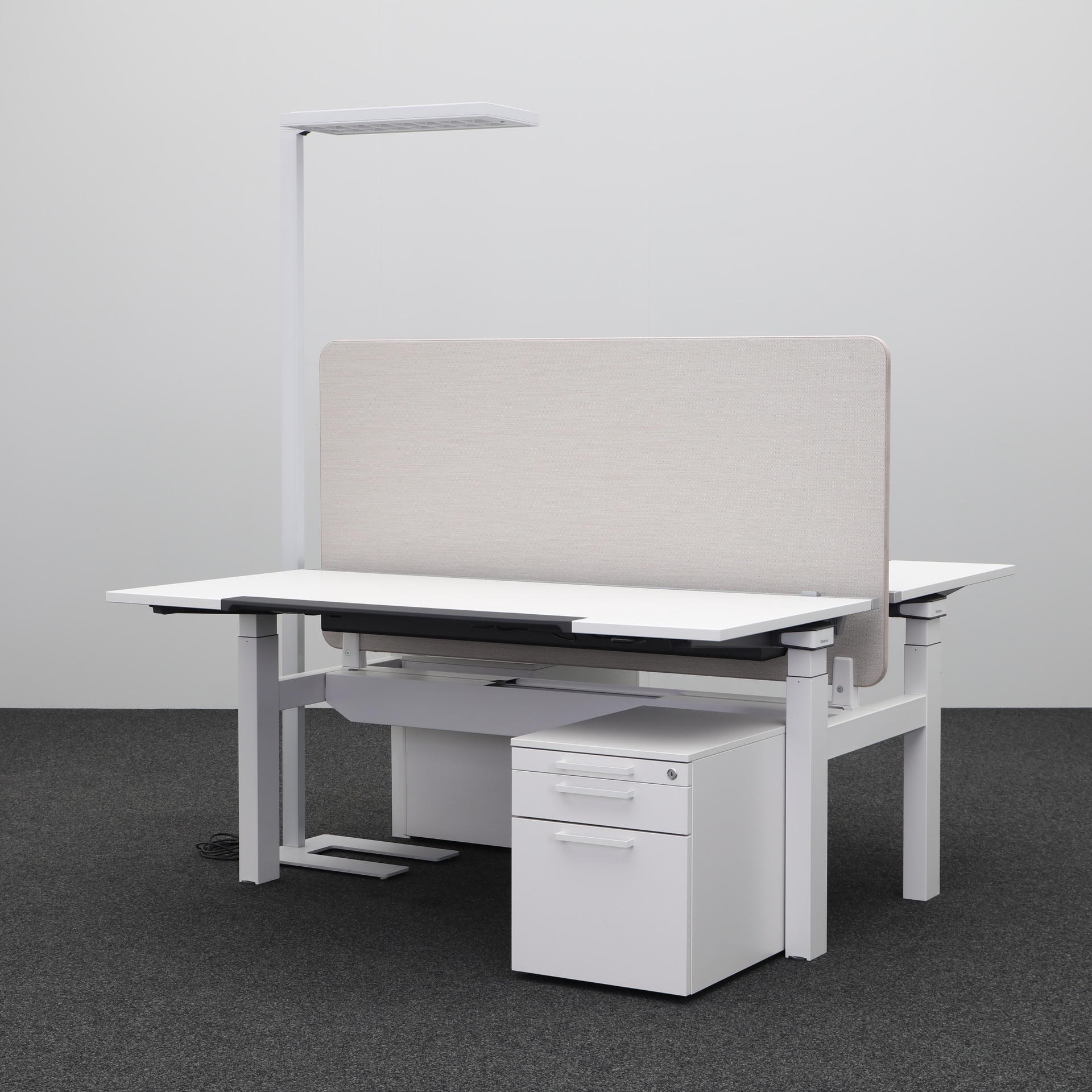 Steelcase Sitz-/Steh Workstation