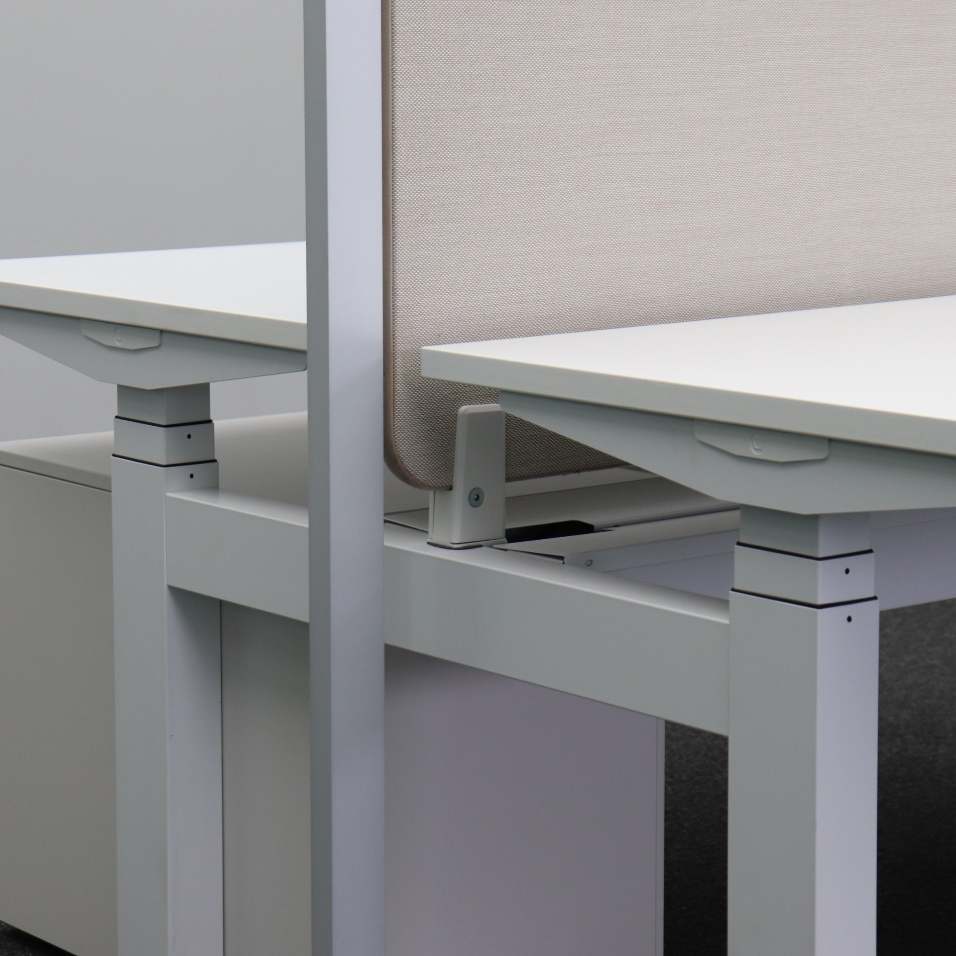  Herman Miller Sitz-/Steh Workstation
