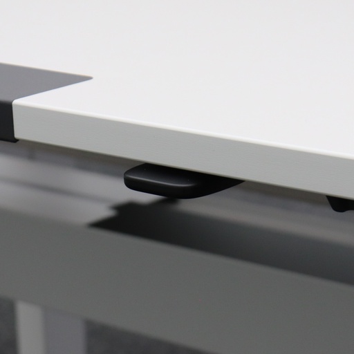 Stehtisch Doppelarbeitsplatz Steelcase Ology