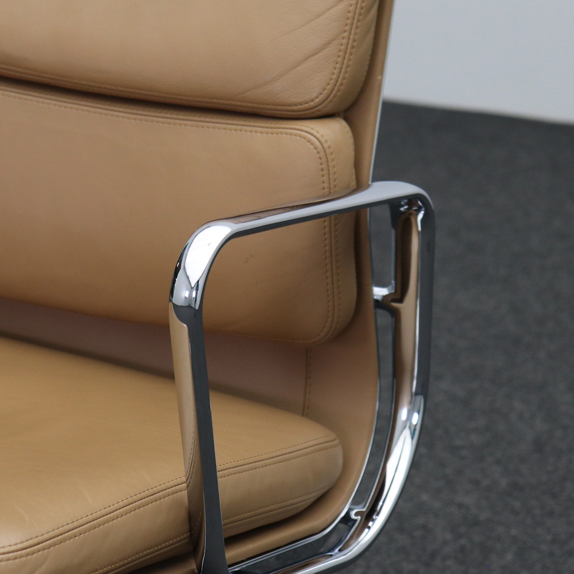 4-Fuss Stuhl Vitra EA 108