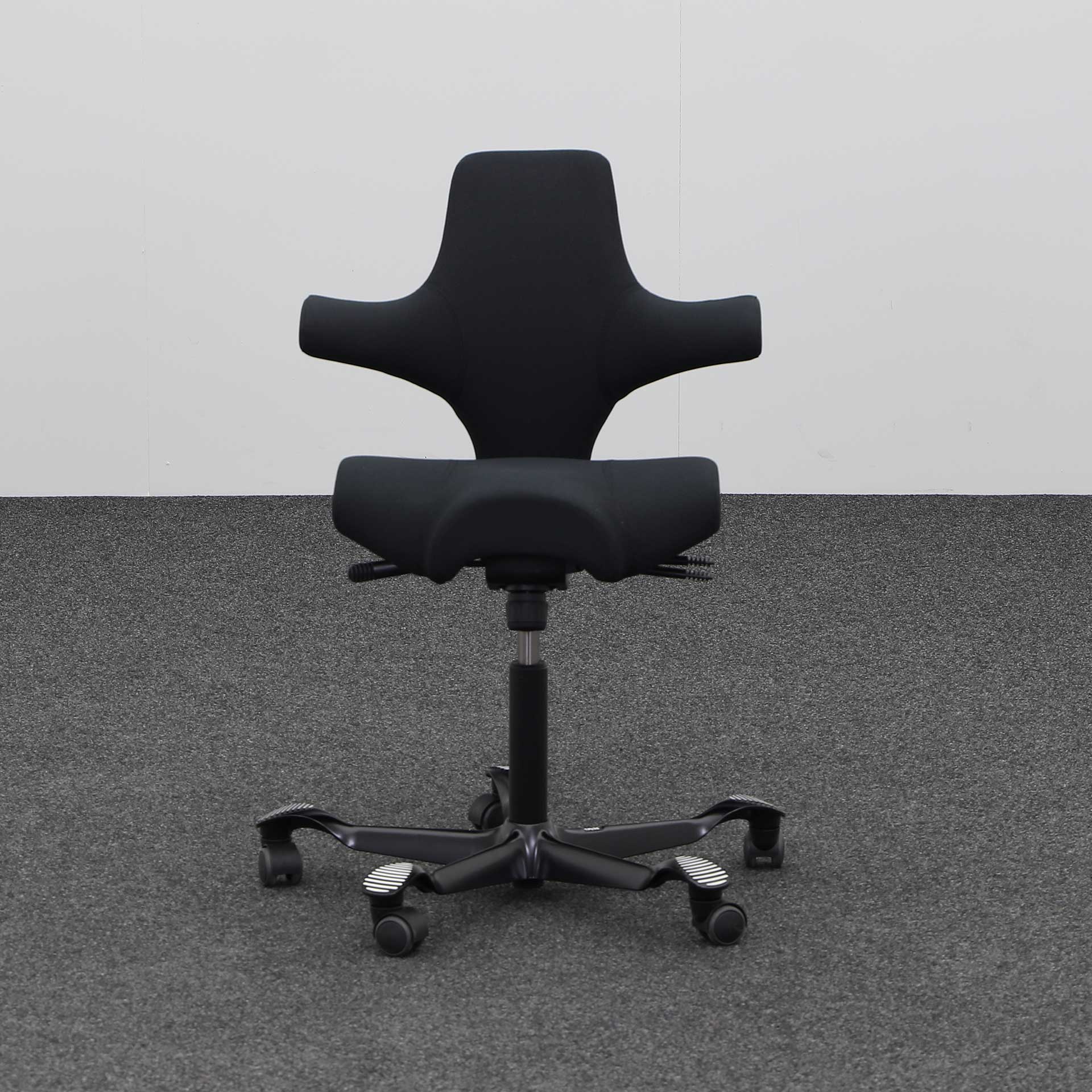 Bürodrehstühle HAG Capisco 8106