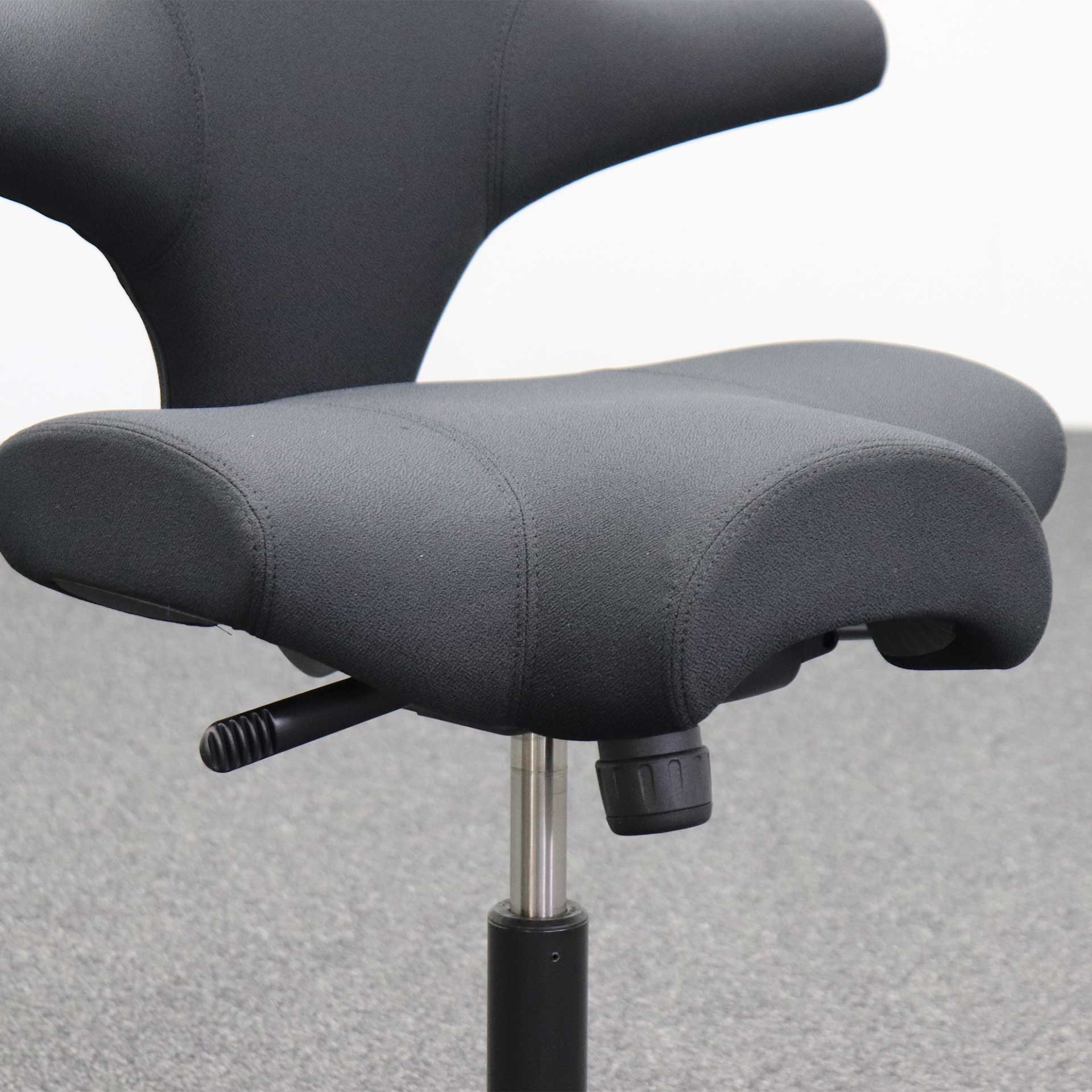 Bürodrehstühle HAG Capisco 8106