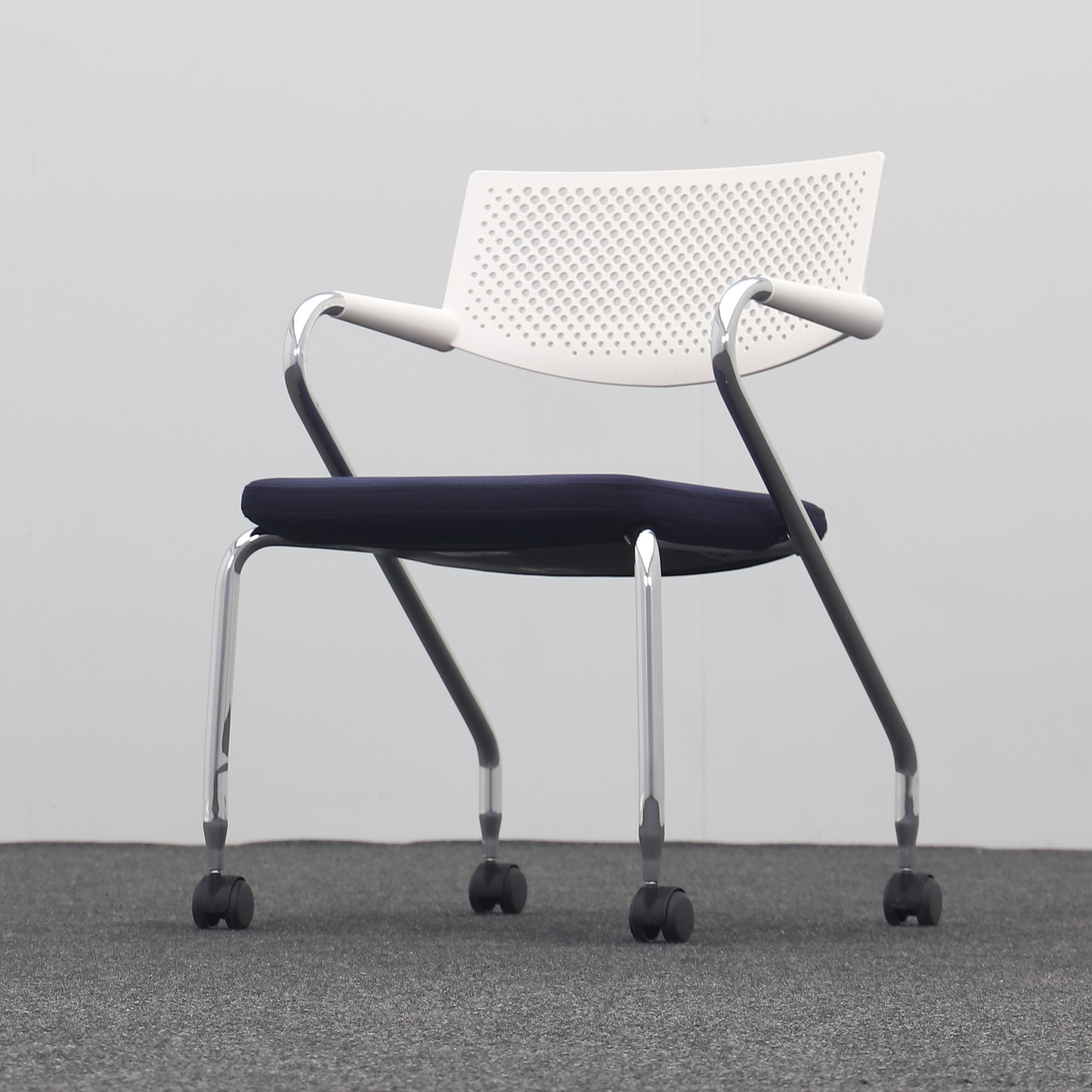 4-Fuss Stühle Vitra Visaroll