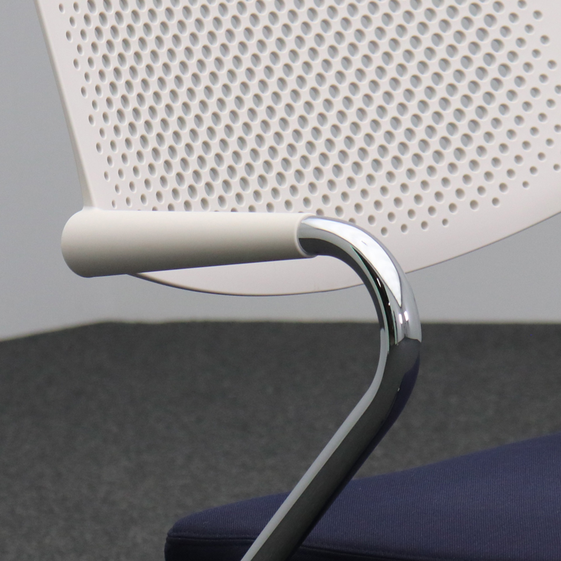 4-Fuss Stühle Vitra Visaroll