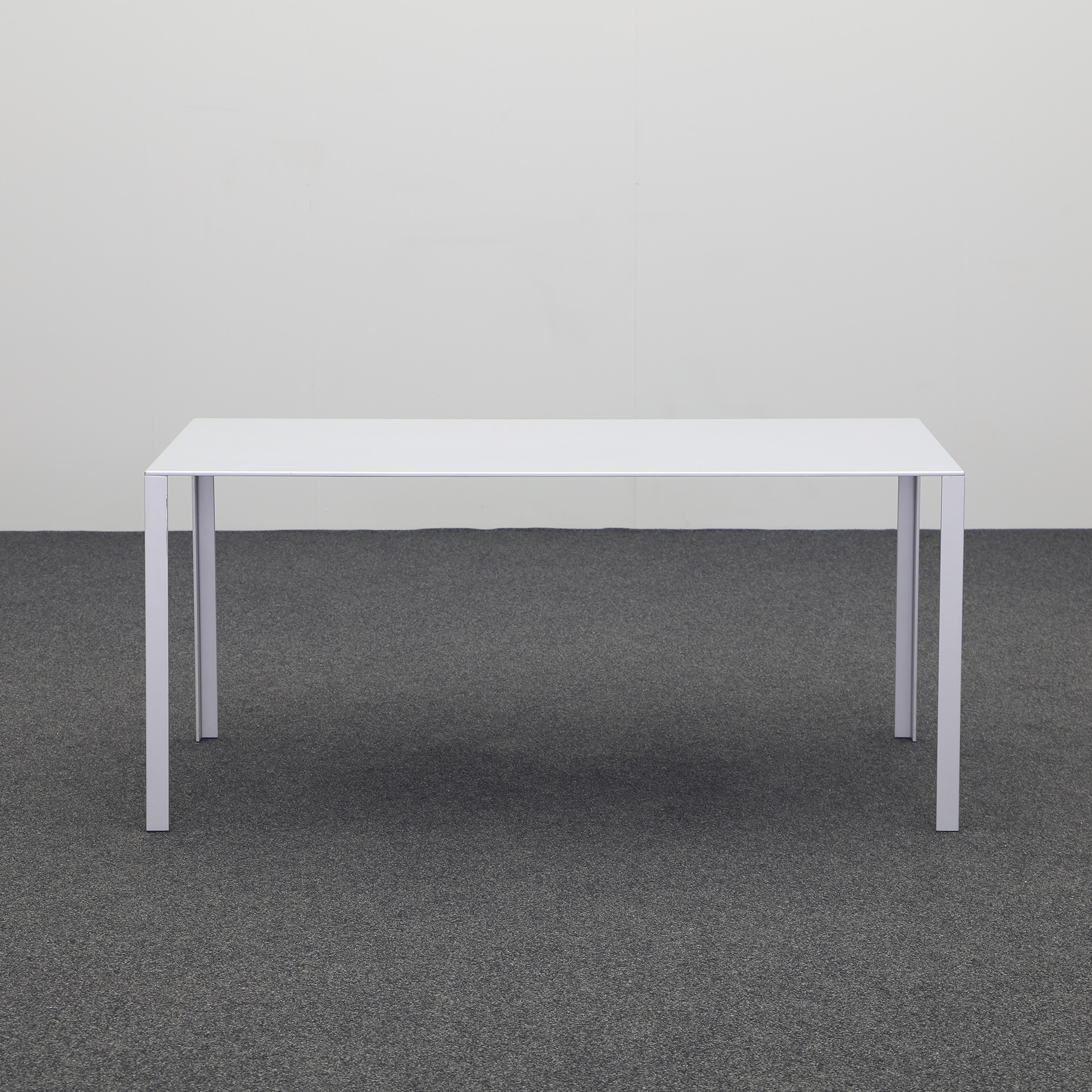 Tisch Less Less Jean Nouvel