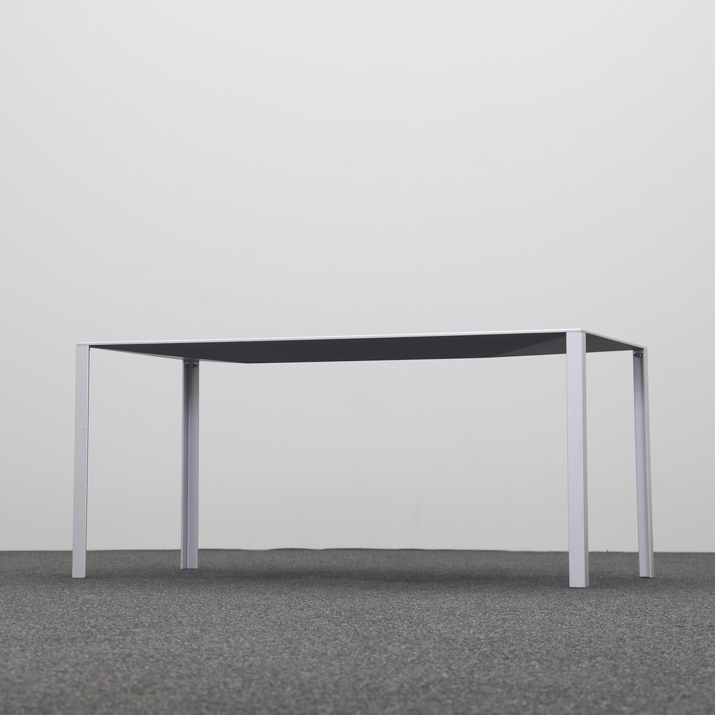 Tisch Less Less Jean Nouvel