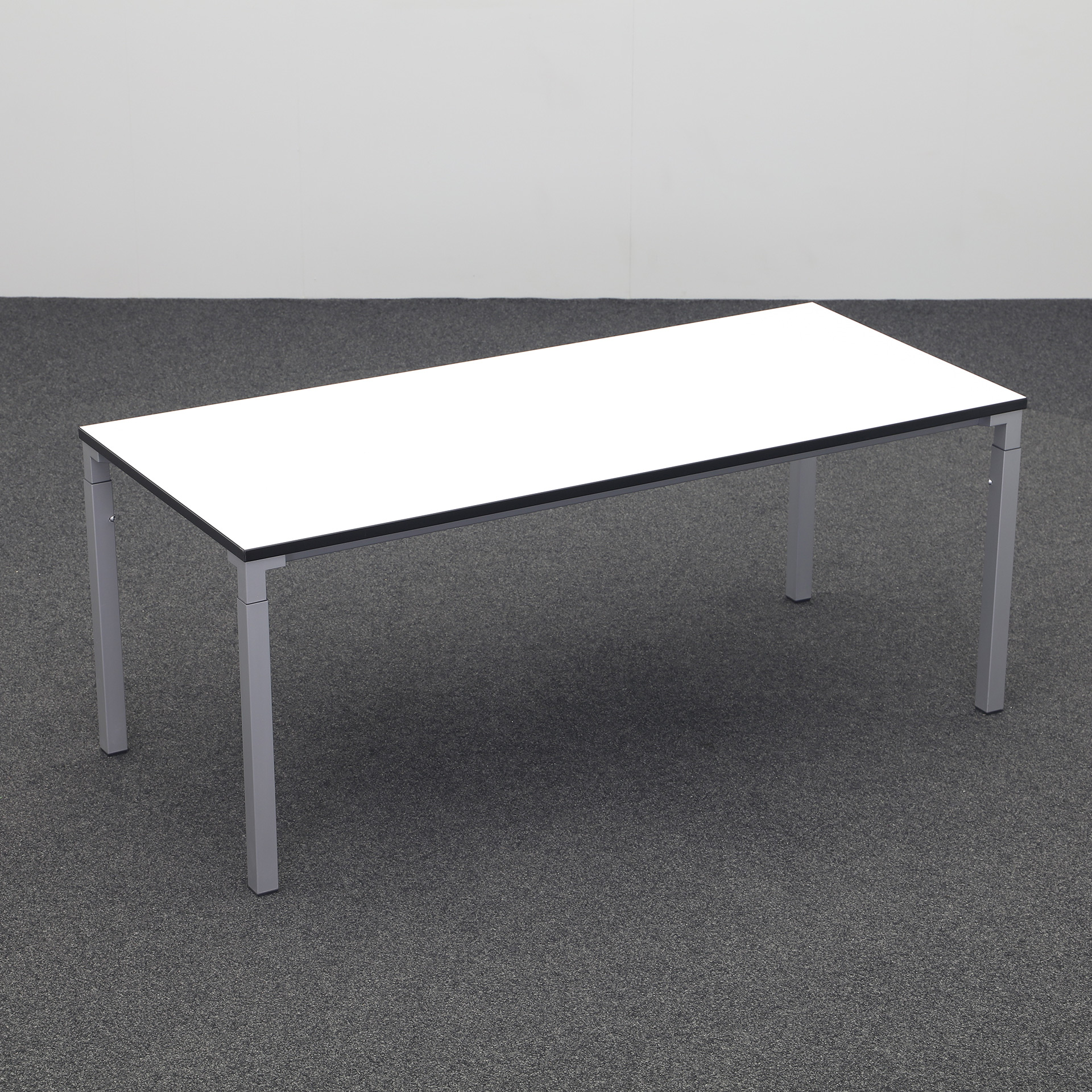 Schreibtisch Steelcase Kalidro