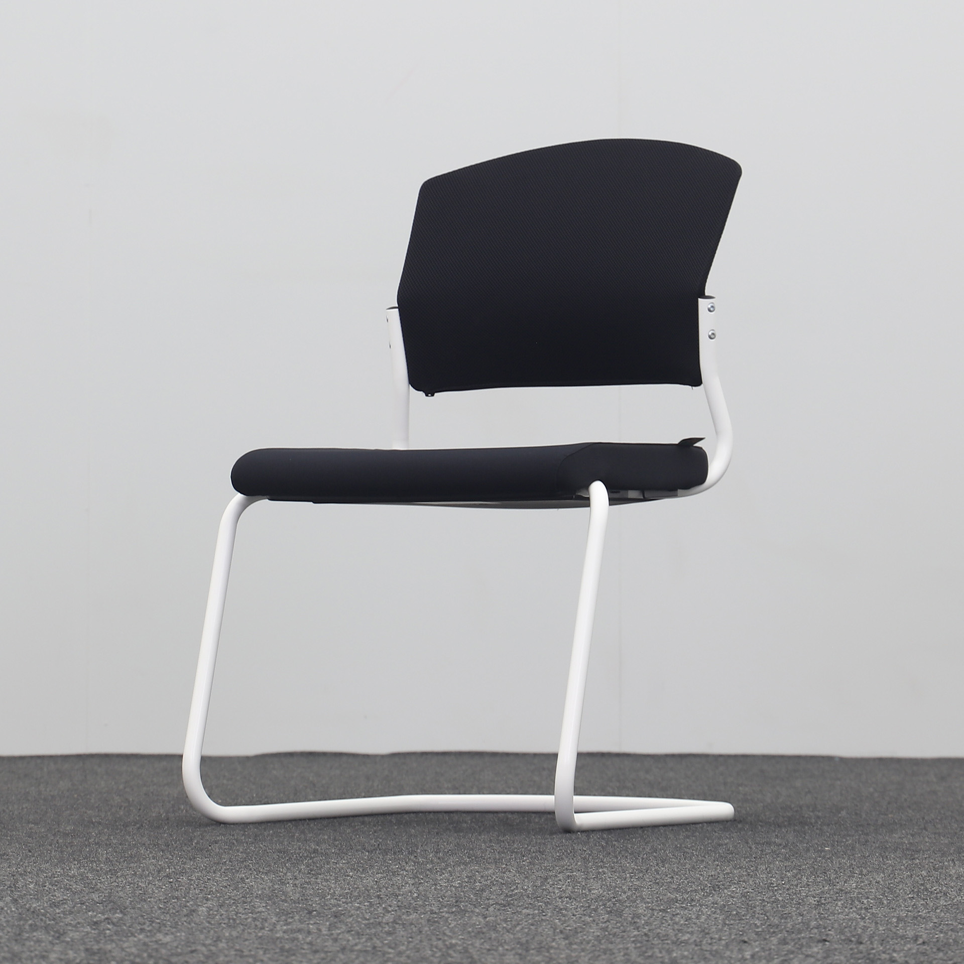Freischwinger Sitag EL100