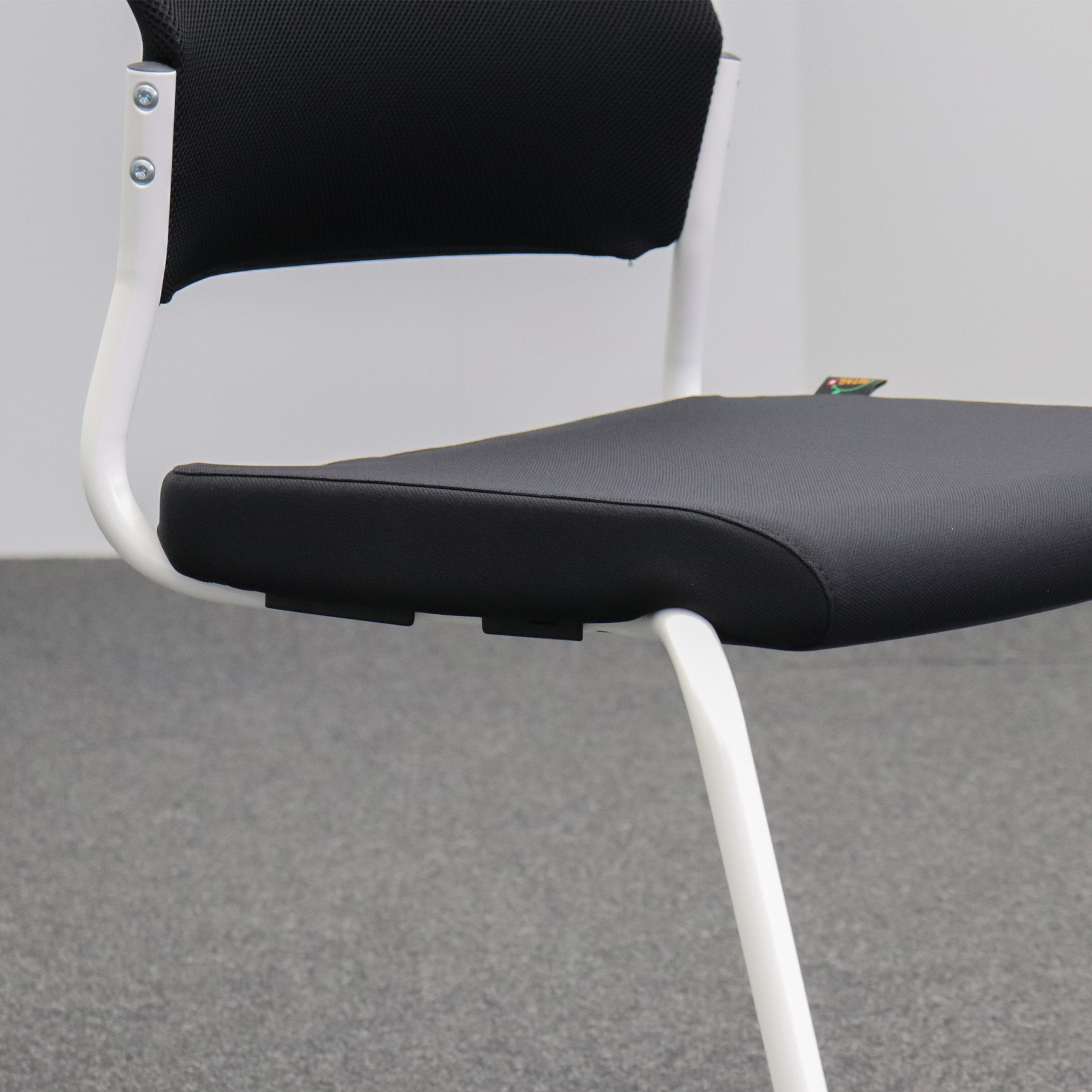 Freischwinger Sitag EL100