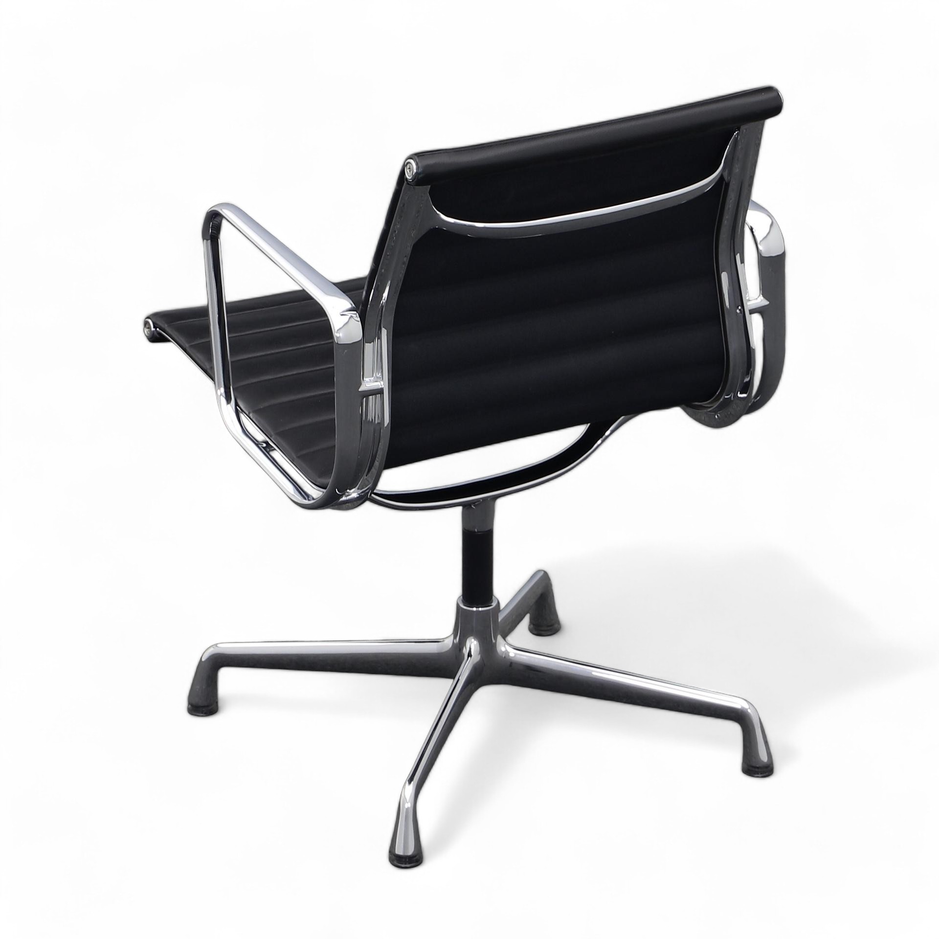 Konferenzstühle Vitra EA 107