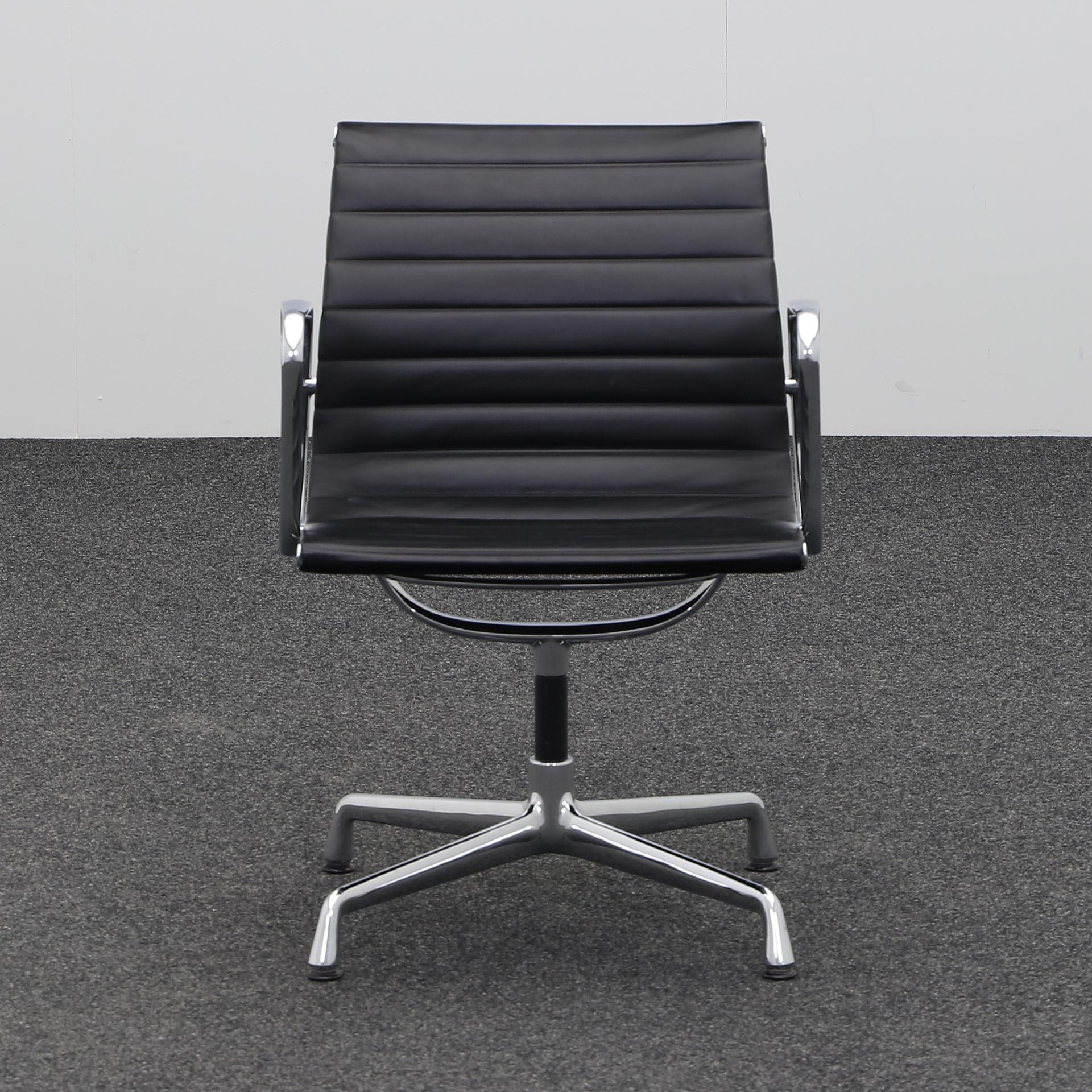 Konferenzstühle Vitra EA 107