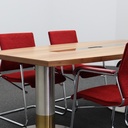 Konferenztisch Bootsförmig Nussbaum mit Wilkhahn Stühlen und Sideboard