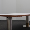 Besprechungstisch Bootsförmig Lichtgrau mit Wilkhahn Stühlen und Sideboards