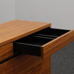 Besprechungstisch Bootsförmig Lichtgrau mit Wilkhahn Stühlen und Sideboards