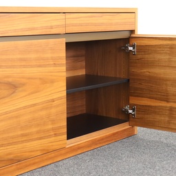 Konferenztisch Bootsförmig mit Sideboards in Nussbaum und Wilkhahn Stühlen
