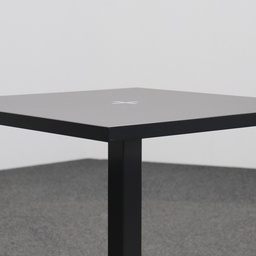 Bistrotisch mit Dietiker Satu Stühlen