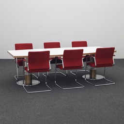 Konferenztisch Lichtgrau mit Wilkhahn Stühlen